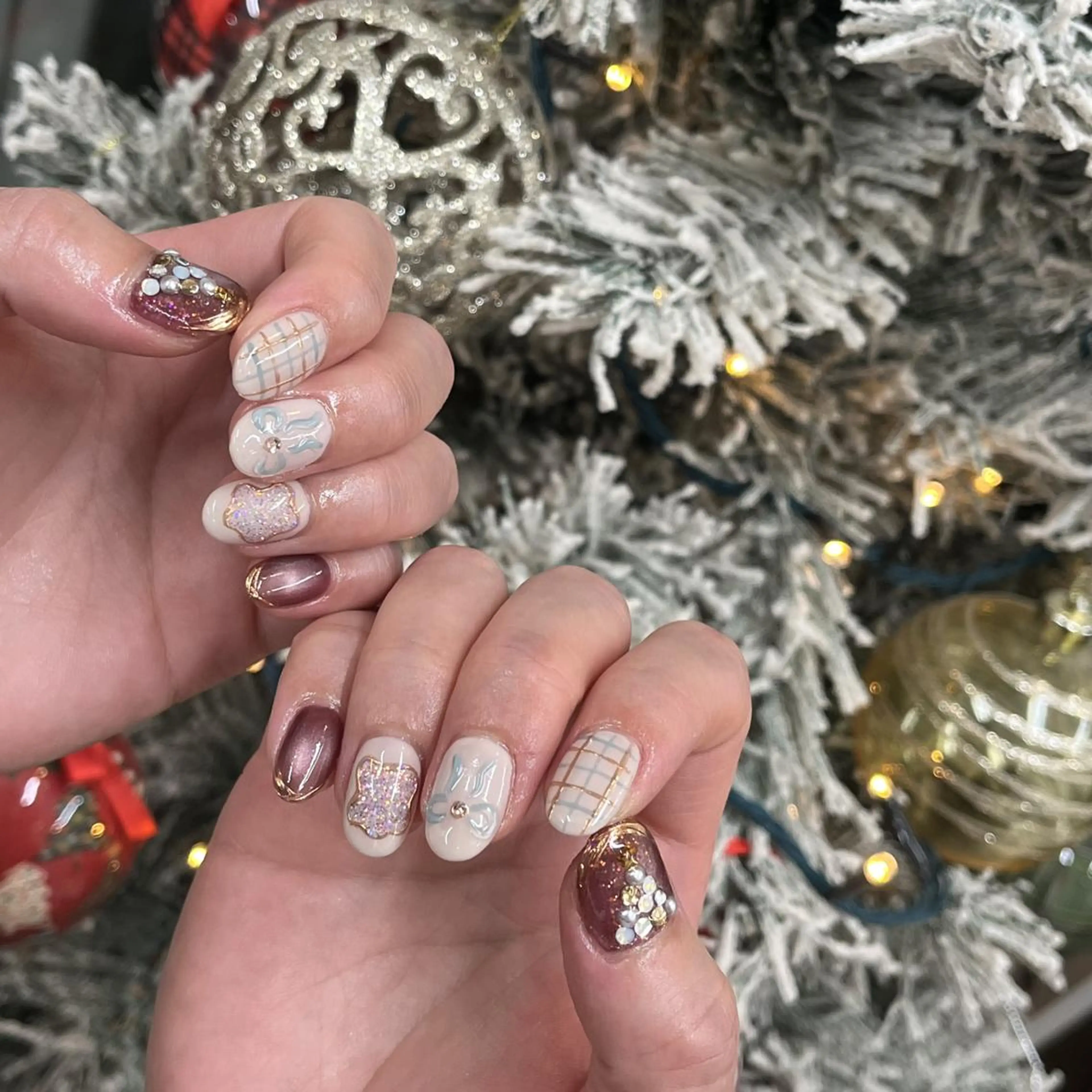 ネイル 冬ネイル クリスマス ハンドネイル kyoko✨個性派 /ニュアンスのネイルデザイン