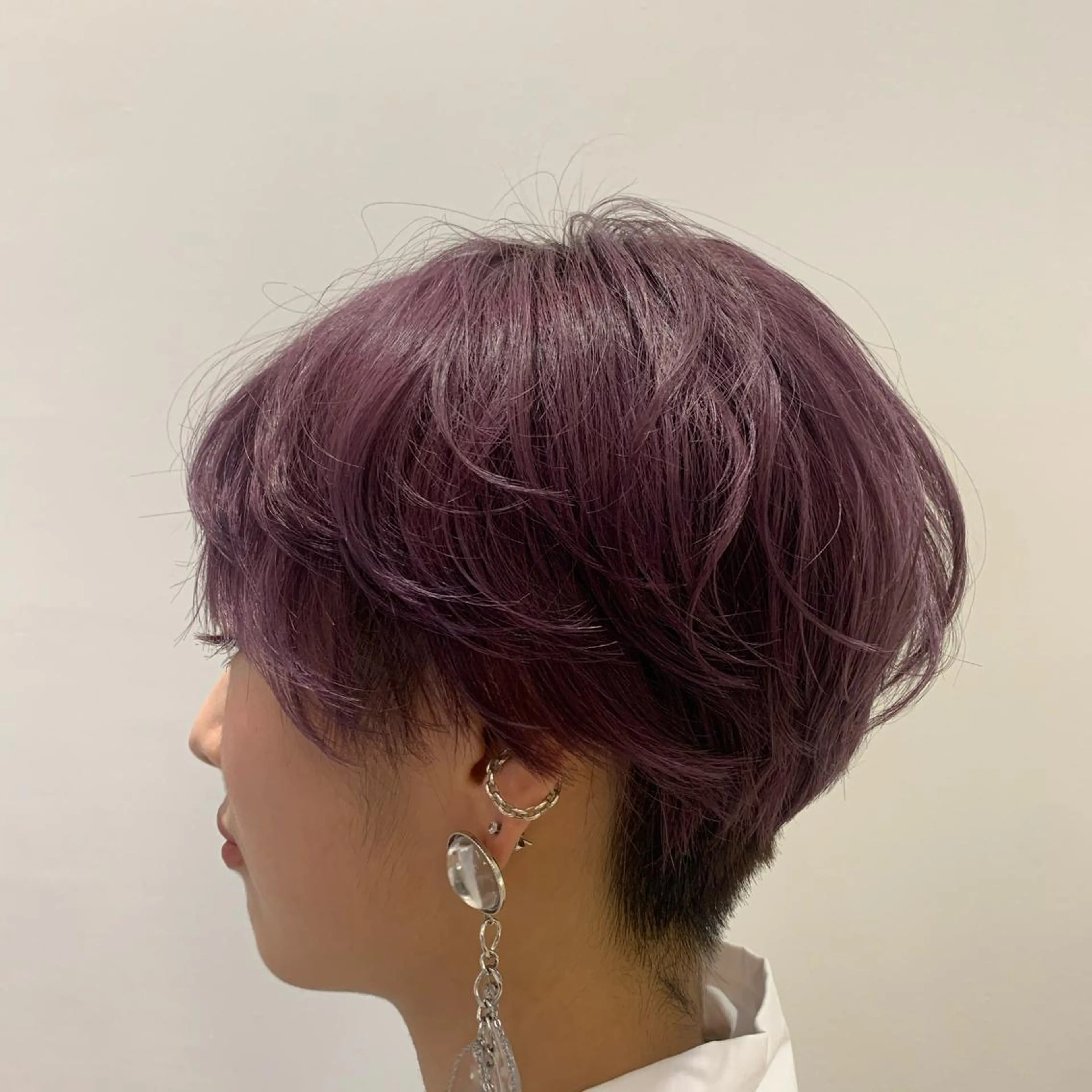 ショート カラー 透明感カラー パープルカラー 和歌山韓国ヘア🌙 MOEのヘアスタイル