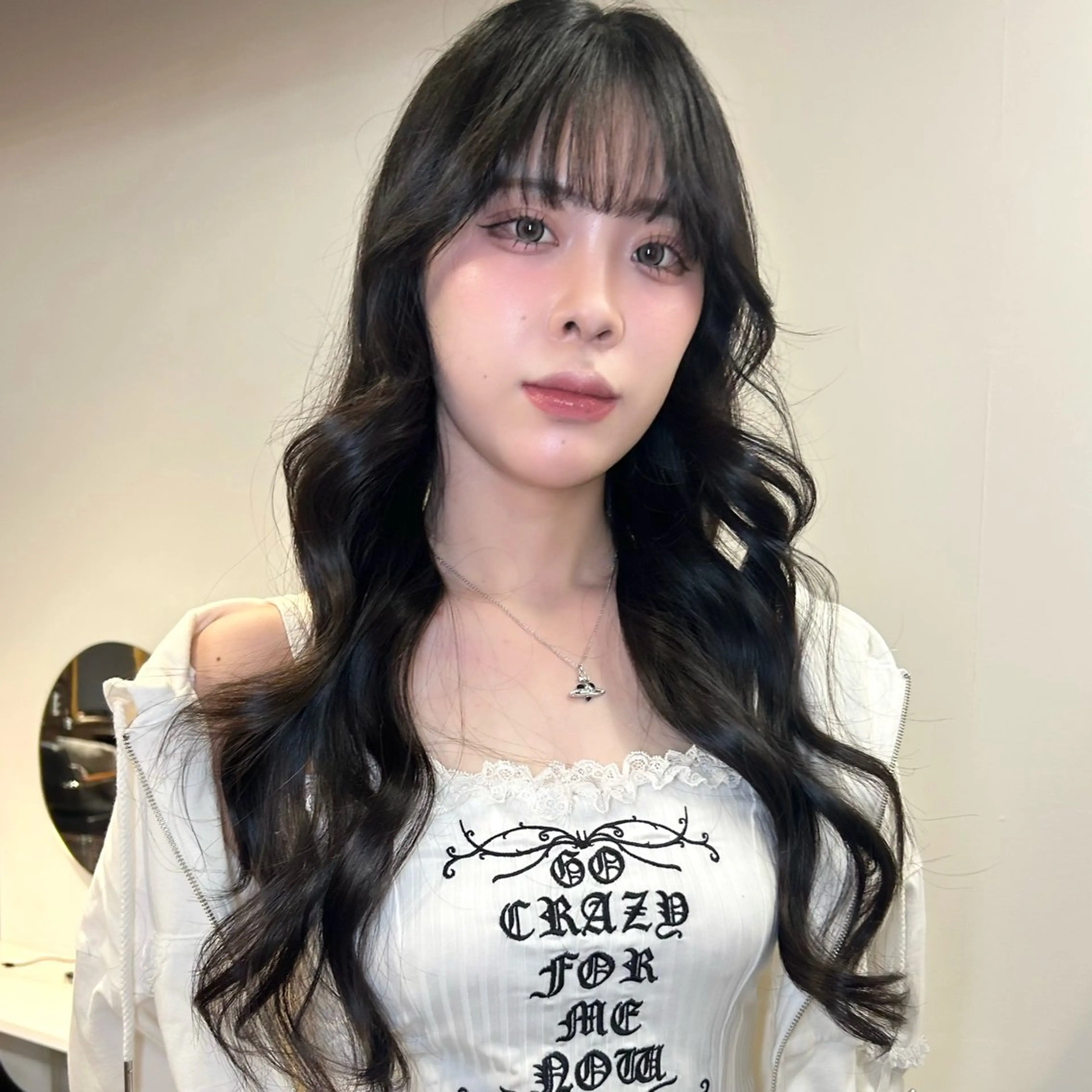 ロング カラー ヘアアレンジ 黒髪 ブルーカラー ブルーブラック ダークグレー グレージュ レイヤーカット×髪質 改善🇰🇷シオリのヘアスタイル