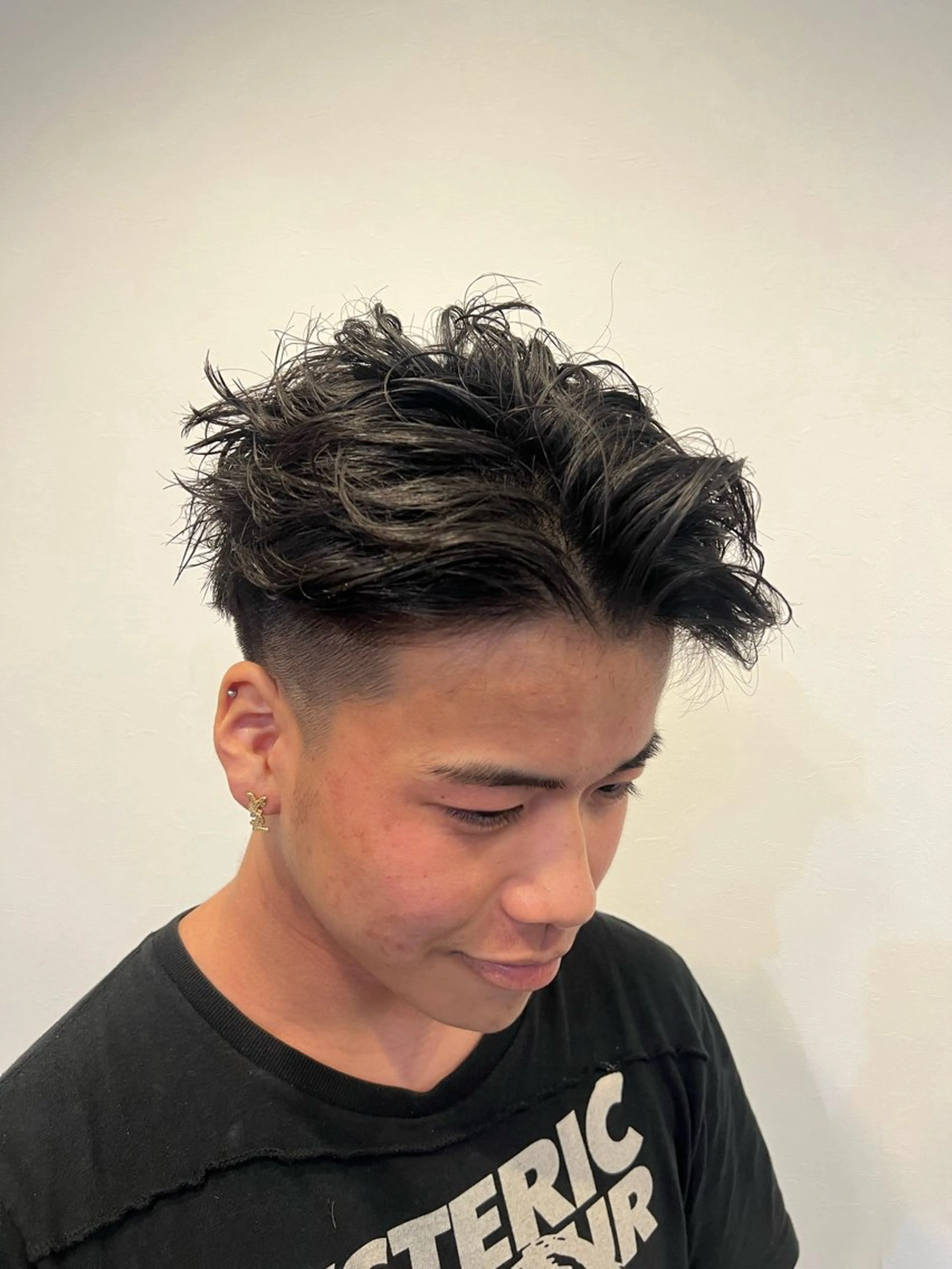 ショート メンズ アップバング メンズパーマ 森本 礼二のヘアスタイル