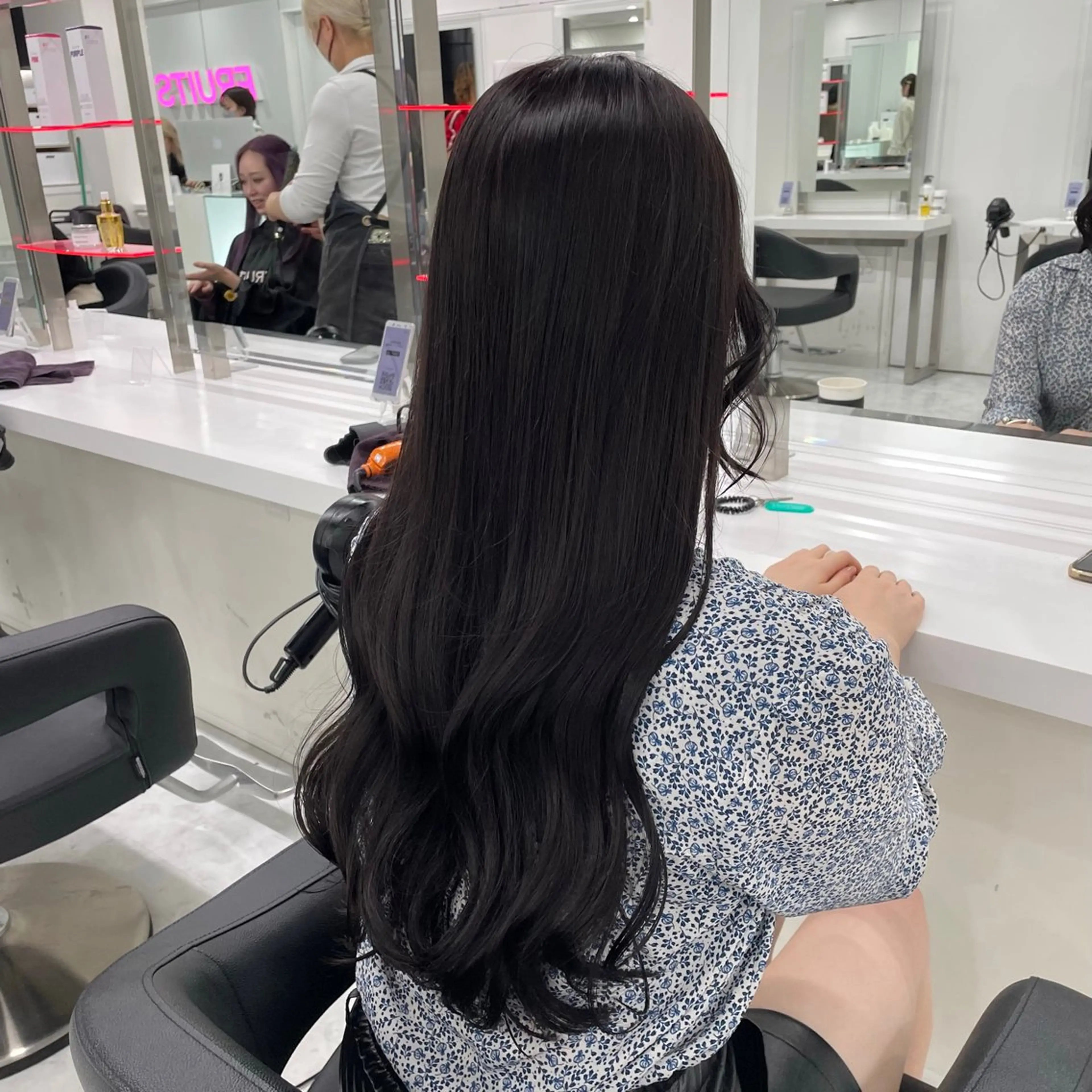 ロング カラー ヘアカラー トリートメント 韓国アイドル🤍ブリ ーチカラー🤍わかなのヘアスタイル