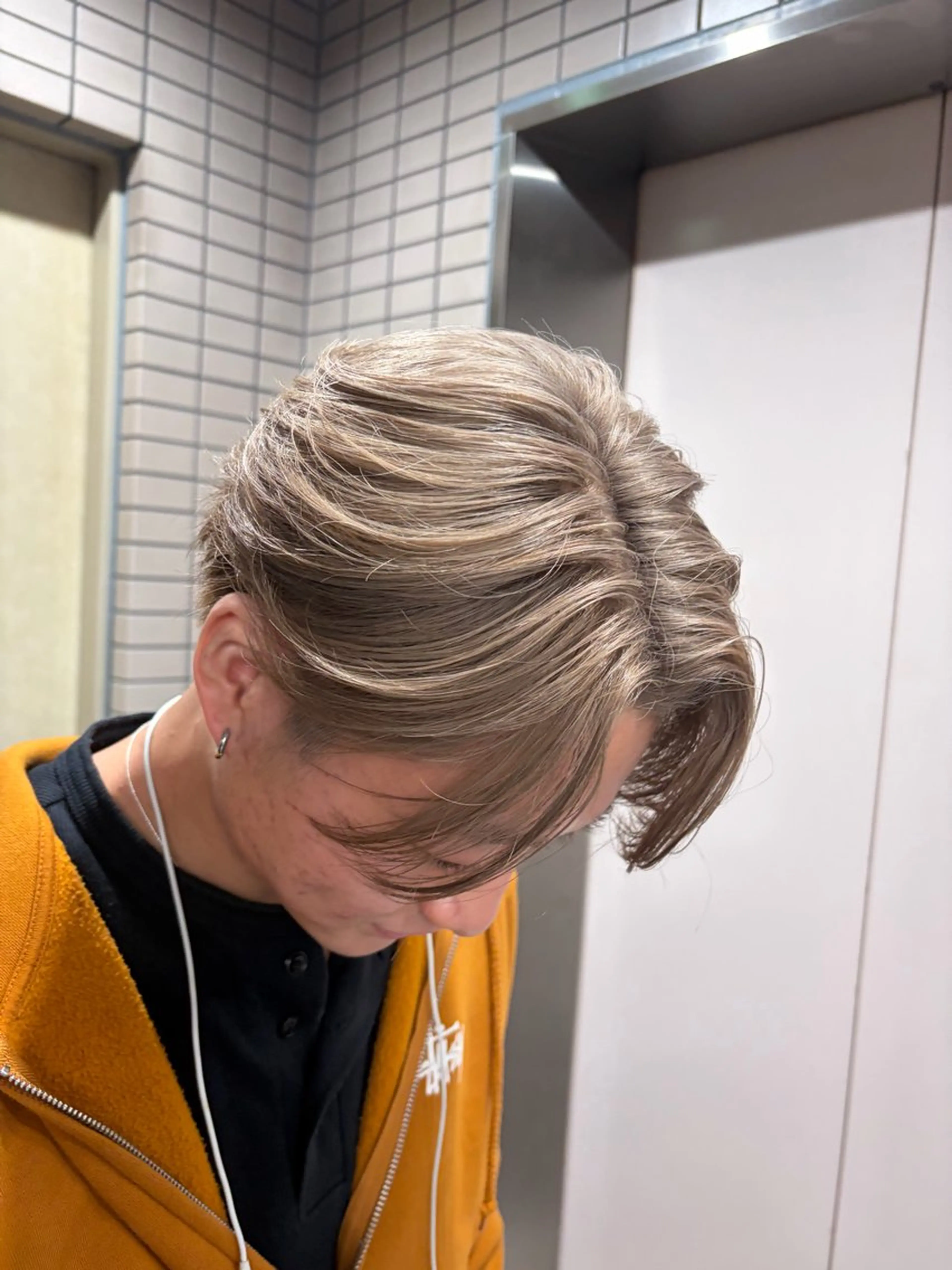 カラー メンズ ベージュカラー ミルクティーベージュ メンズカラーモデル/ トム/HOMME横浜のヘアスタイル