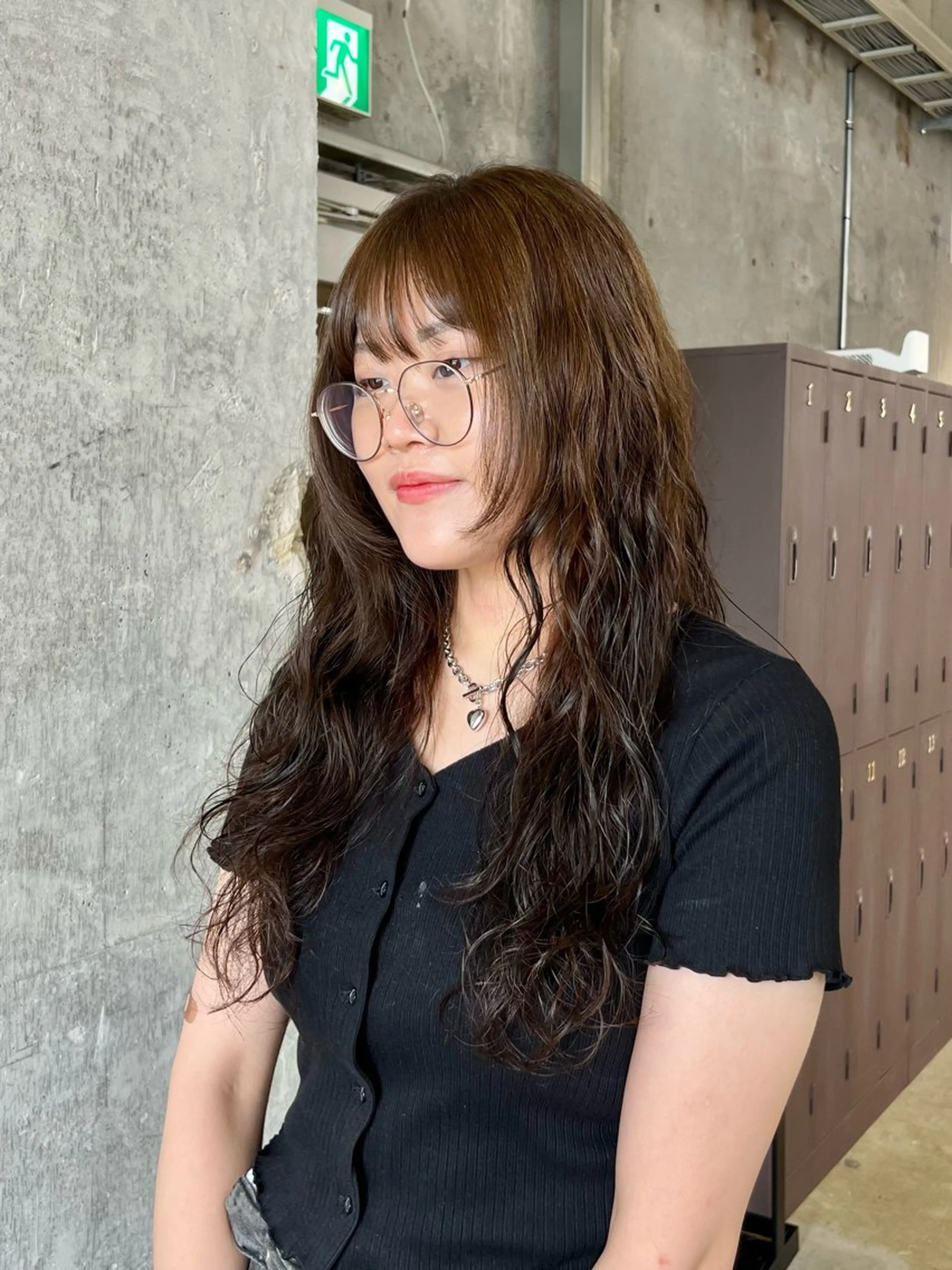 ロング カラー パーマ 顔周りカット レイヤーカット ロング カット ヘアカラー パーマ トリートメント era所属・azumi/ボブ/暖 色/オリーブ/縮毛のヘアスタイル