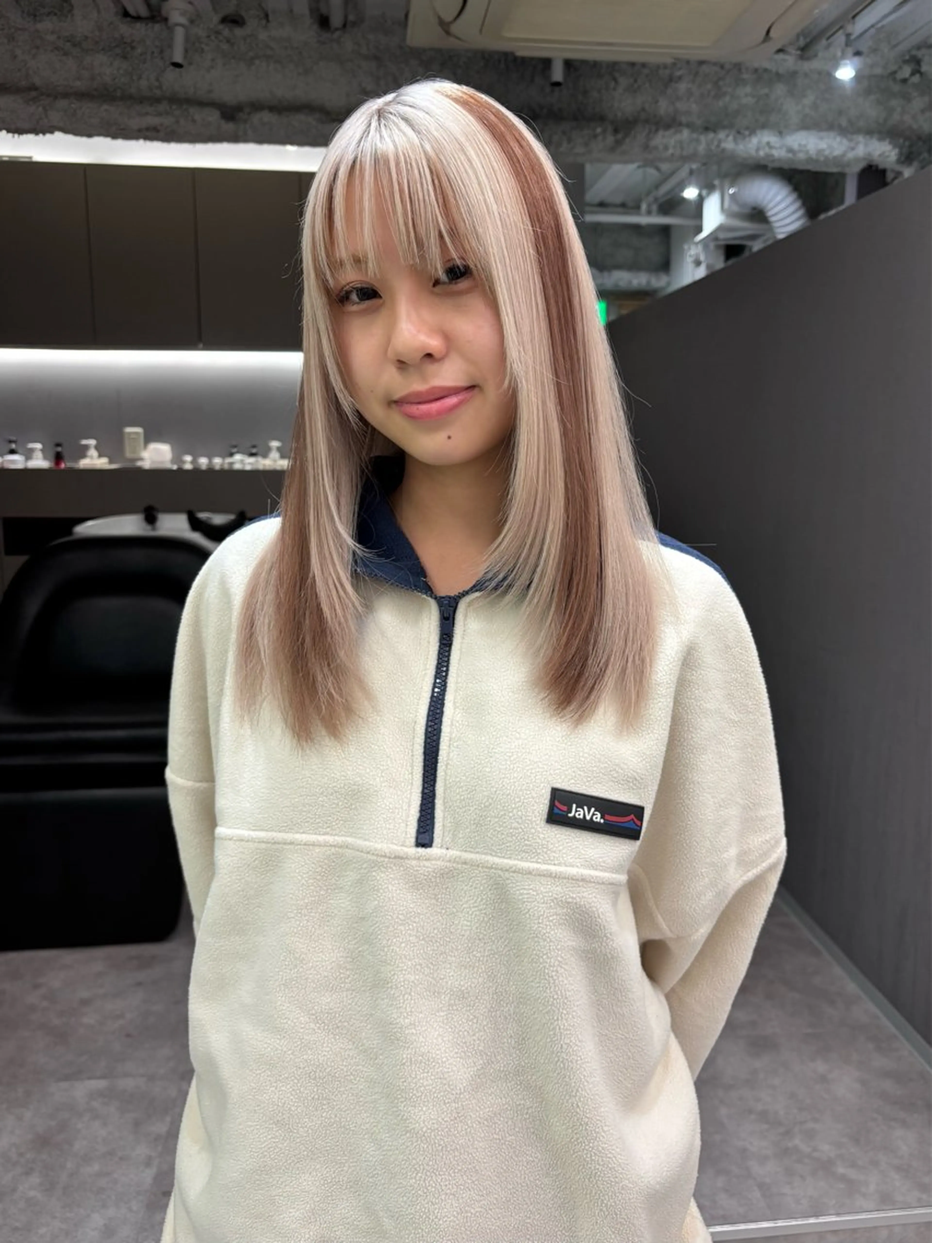 セミロング カラー レイヤーカット ヘアカラー 名古屋／デザイン／ ブリーチ/松井亮磨のヘアスタイル