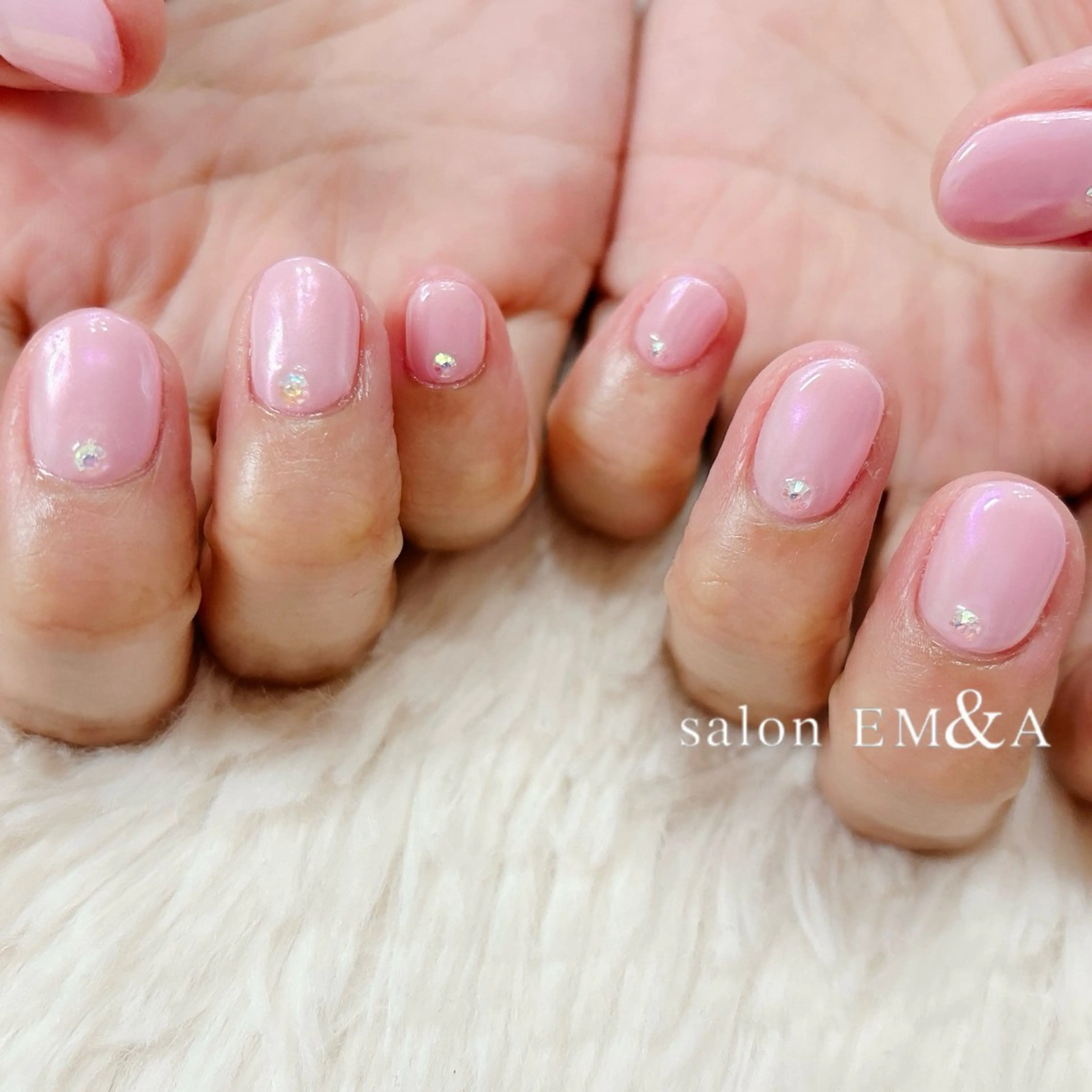 ネイル オーロラネイル salon EM&A emiのネイルデザイン