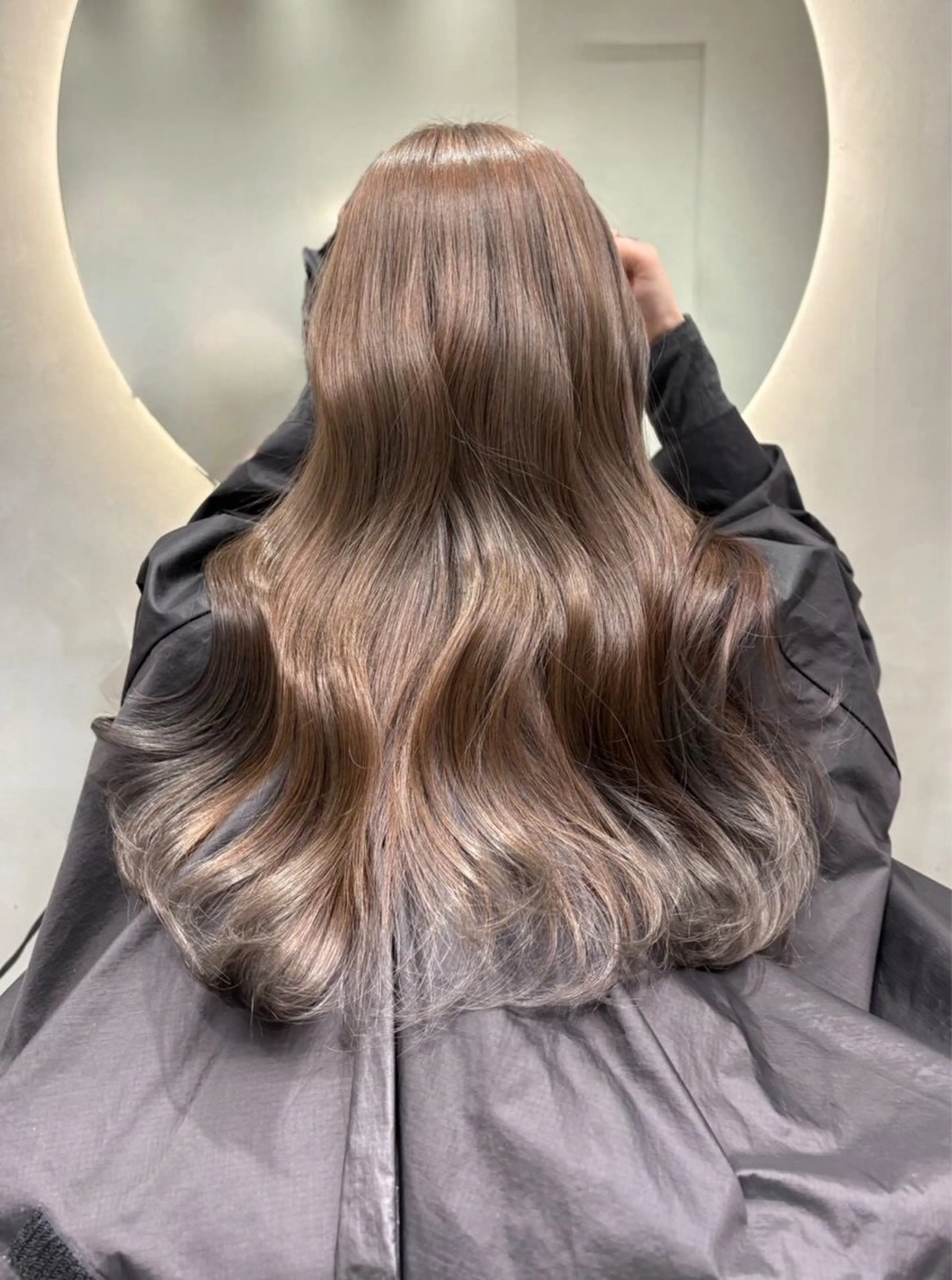 ロング ヘアカラー リン🔔ボブ cut 柔らかベージュ🤎のヘアスタイル