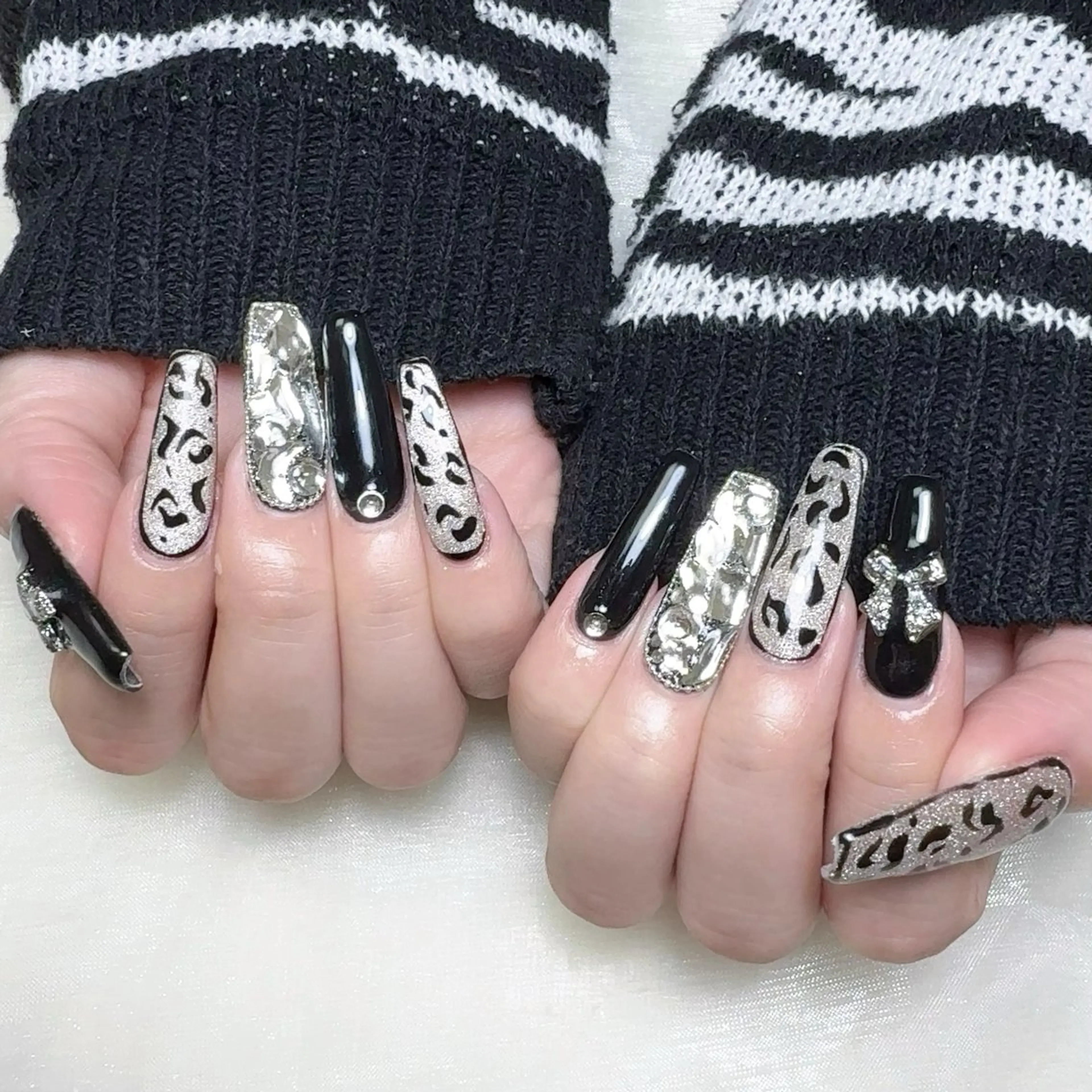 メンズ ネイル メンズ韓国風 アートネイル オーロラネイル ガーリー キラキラネイル Nail salon 木にいるのネイルデザイン