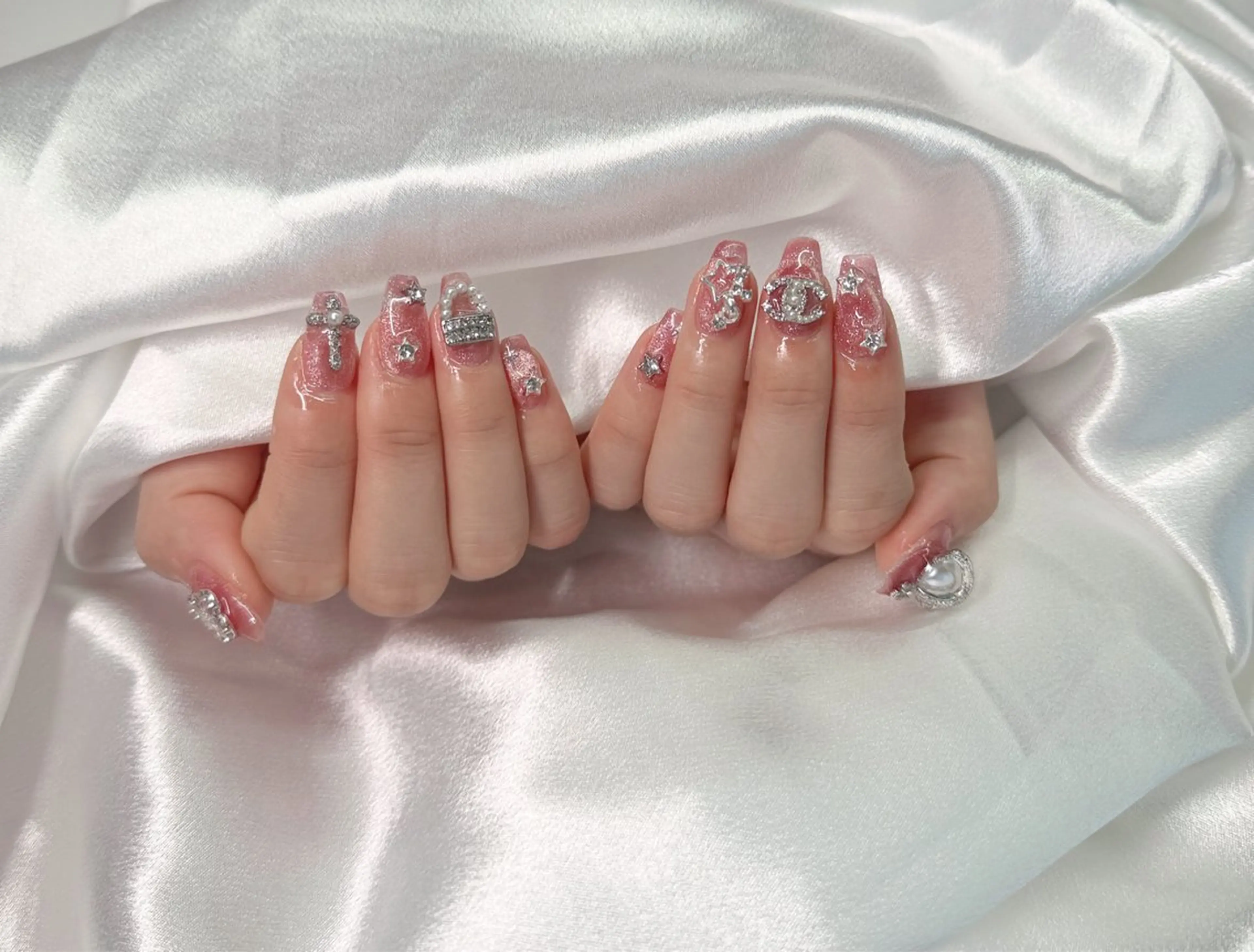 ネイル オーロラネイル チークネイル フットネイル フレンチネイル ジェルネイル ハンドネイル Havi Nailsのネイルデザイン