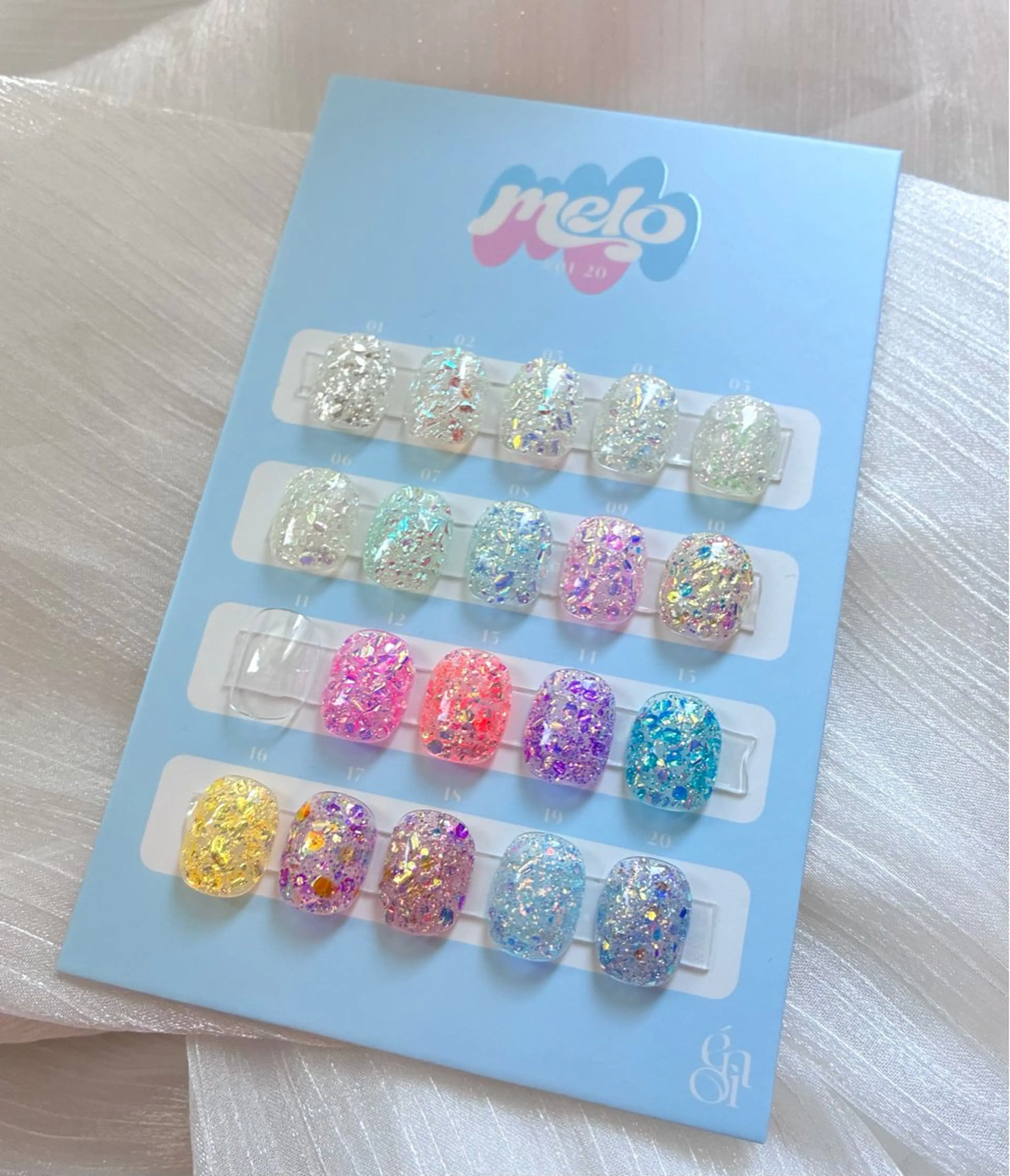 ネイル クリアネイル 氷ネイル・うるうるネイル キラキラネイル ラメ(グリッター) ぷっくりネイル 伊藤 菜緒のネイルデザイン