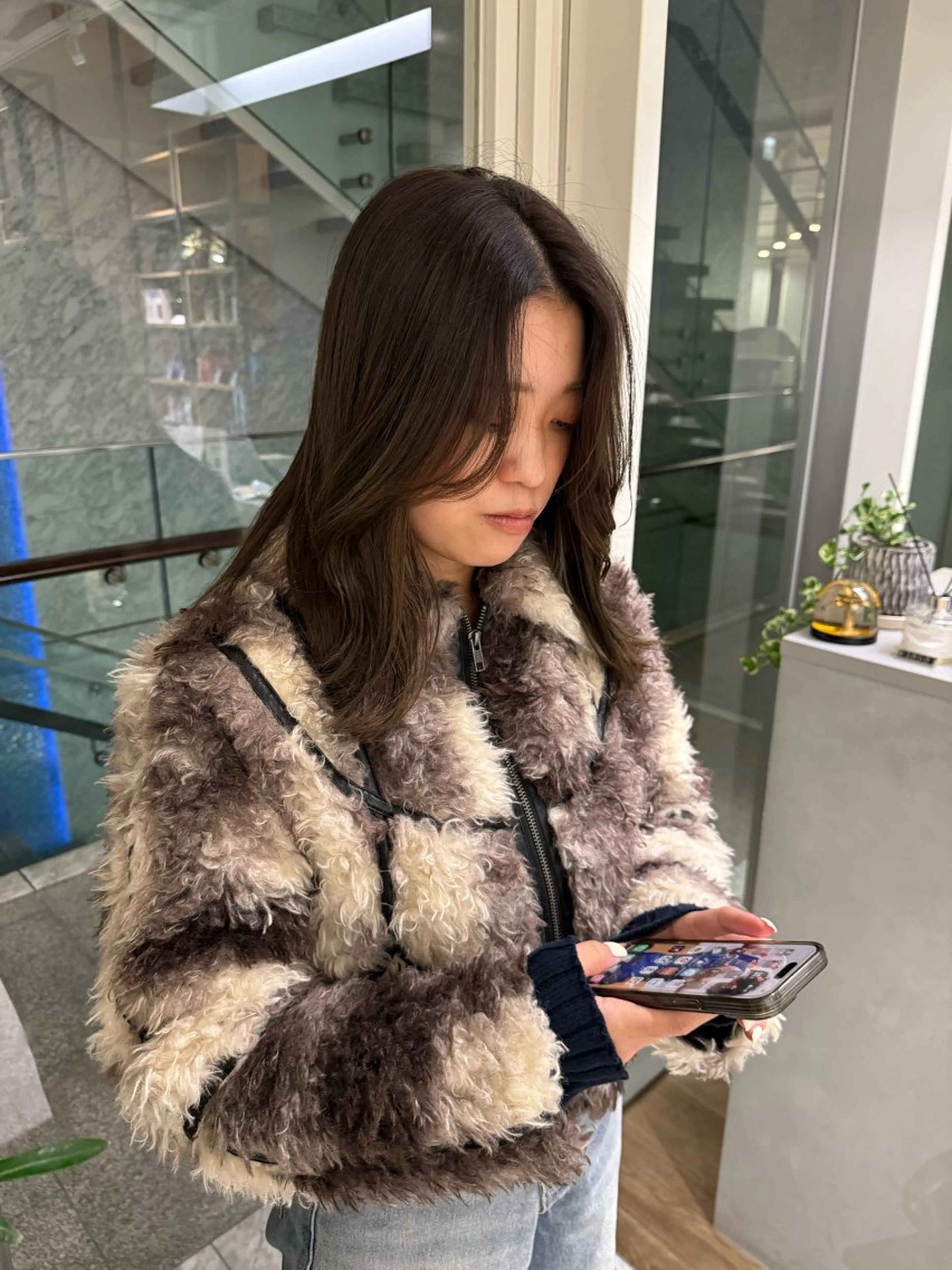 セミロング レイヤーカット 外ハネヘア 表参道SHEA Am iのヘアスタイル