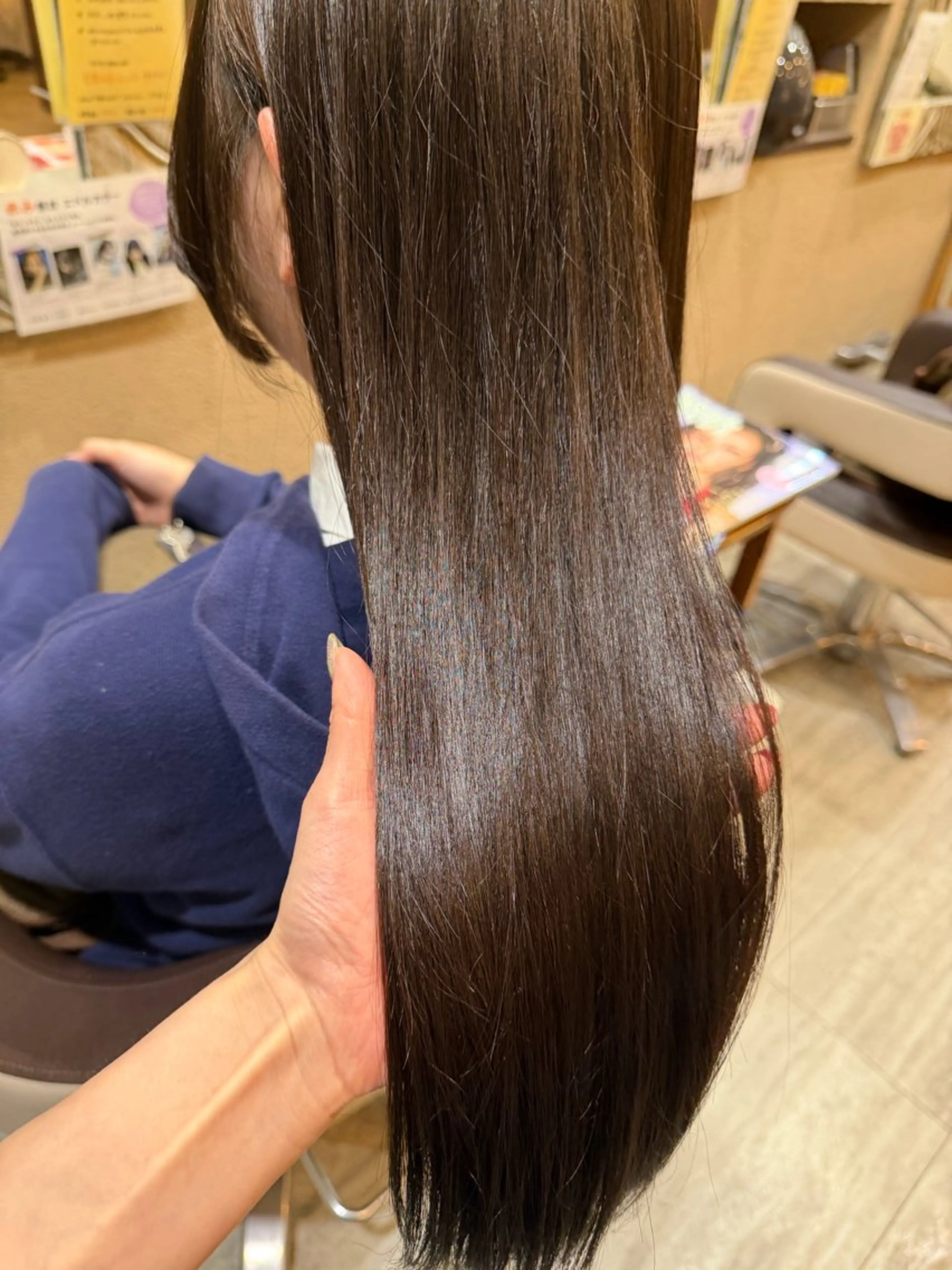 ロング カラー 縮毛矯正 トリートメント カット ヘアカラー トリートメント 勘場 万菜華のヘアスタイル