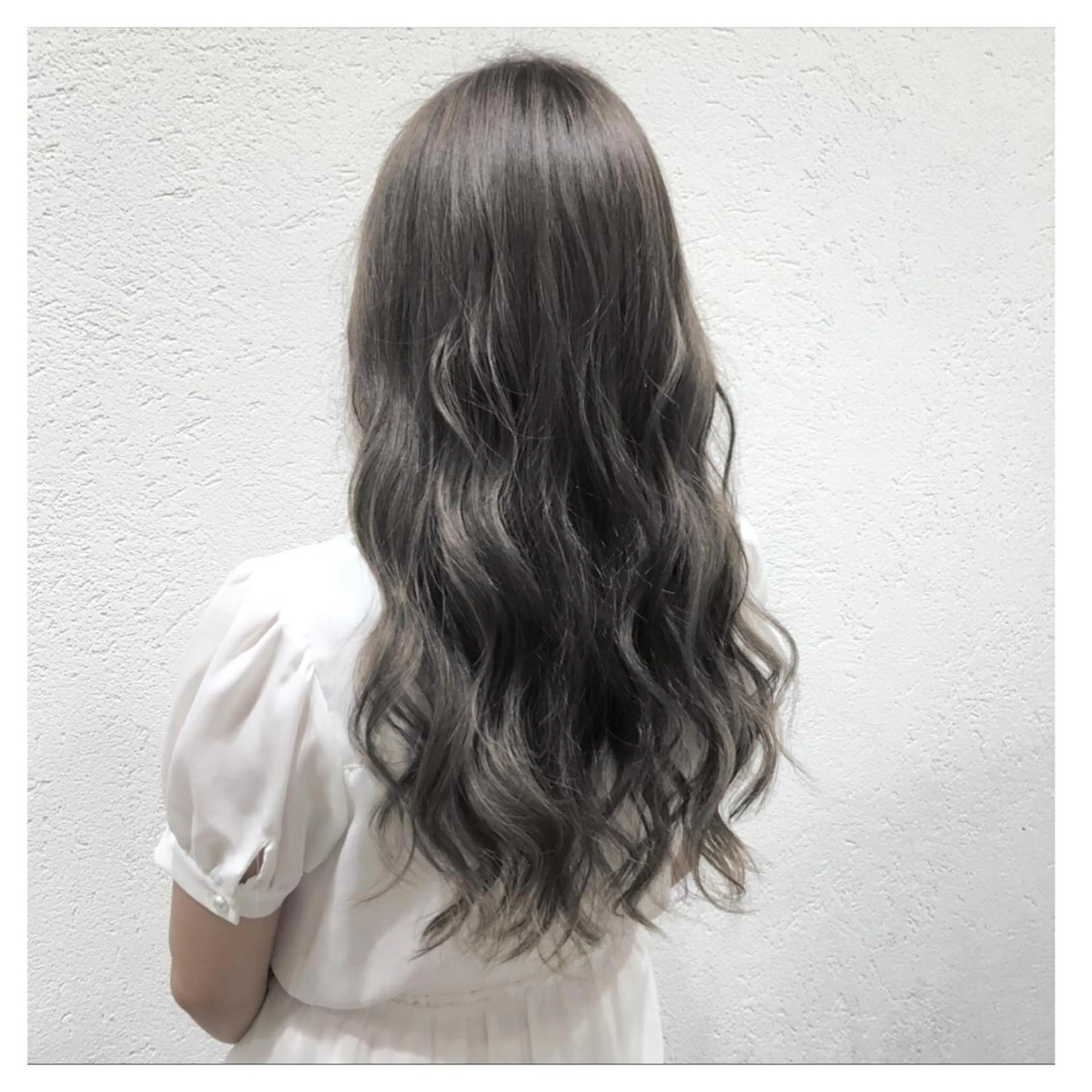 ロング カラー biscohair 髪にドラマを。のヘアスタイル