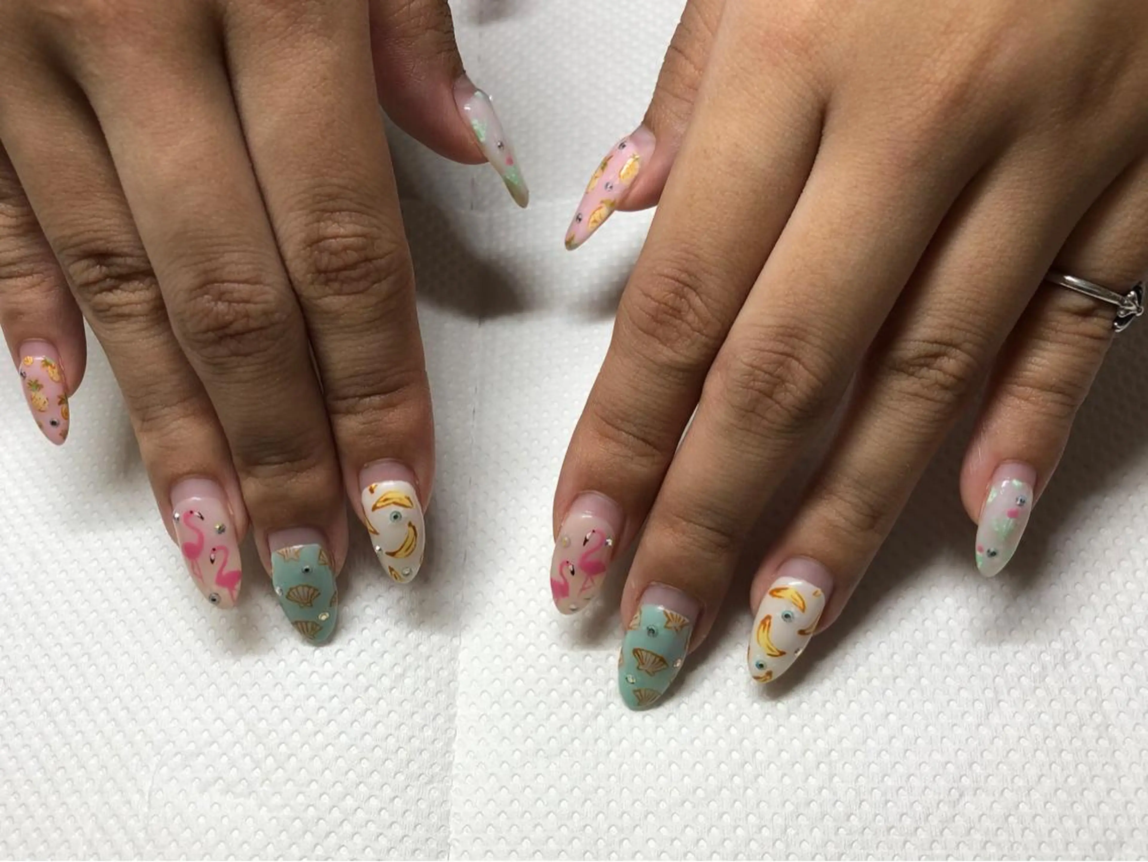 ネイル パラあり！フィルイン 美フォルムのネイルデザイン