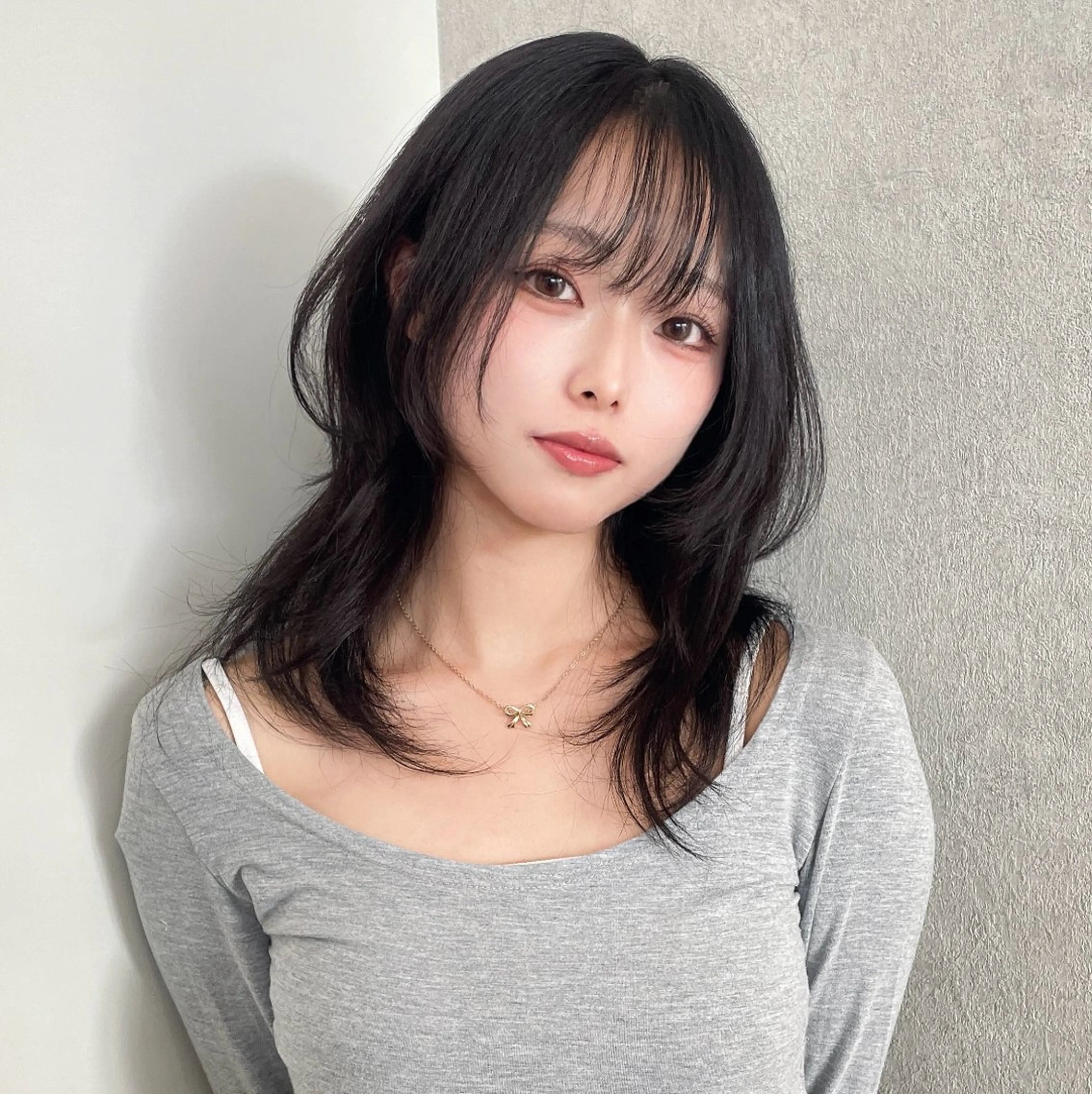 ミディアム カット ヘアカラー トリートメント ヘッドスパ ヘアセット ハッシュカット🖤✨ 顔周り/韓国ヘアのヘアスタイル