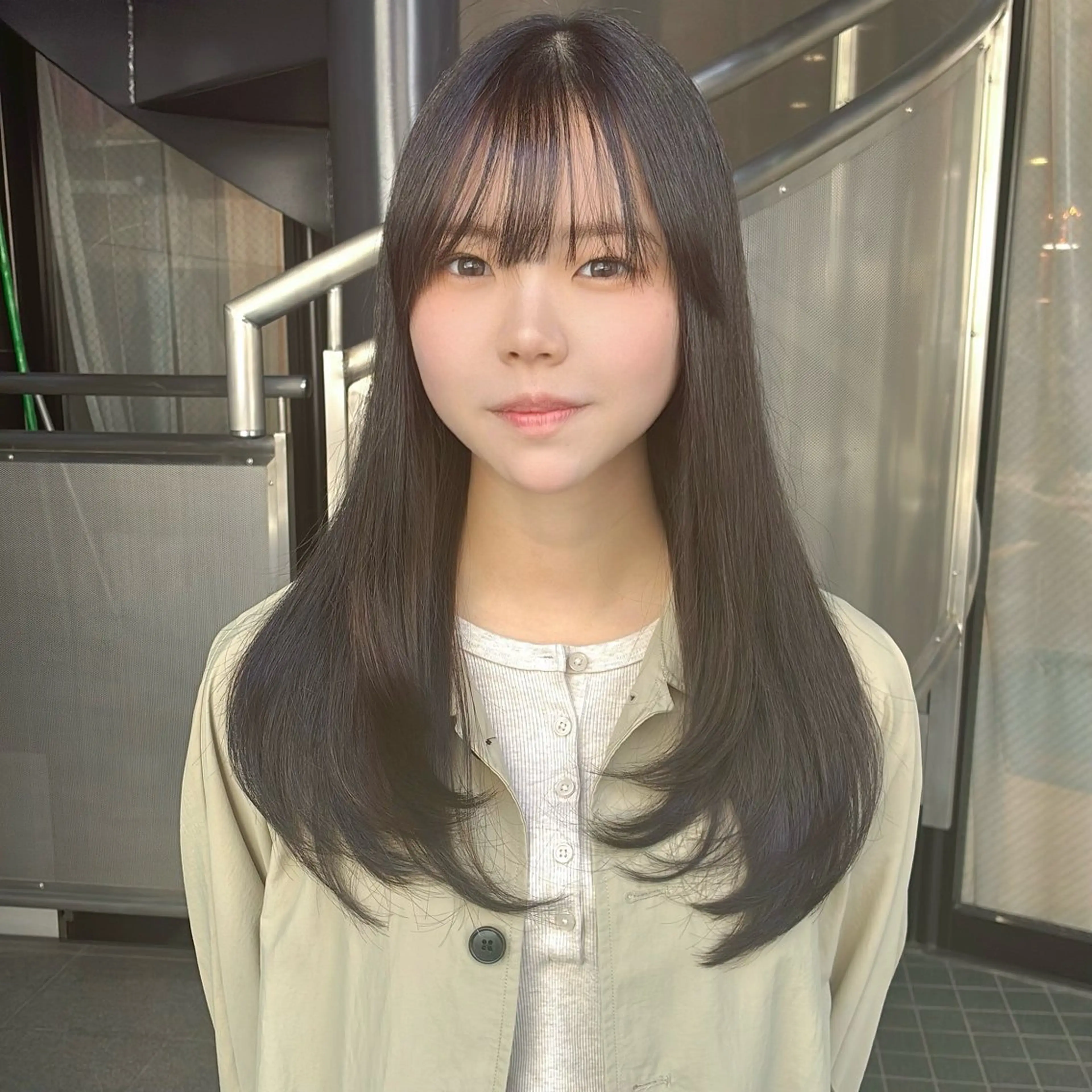 ロング レイヤーカット ロング カット ヘアカラー calna 古賀 菜摘のヘアスタイル