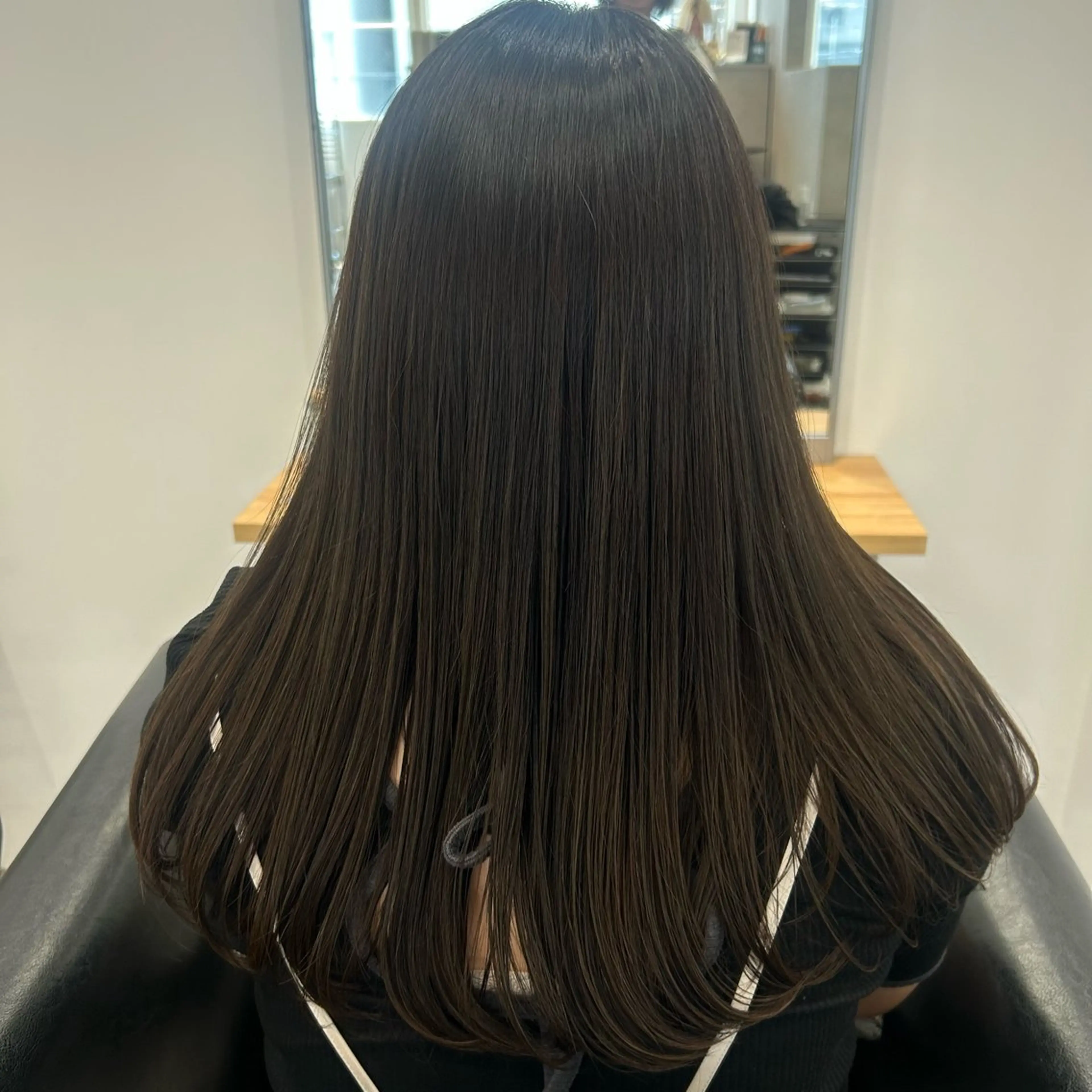 カラー オリーブカラー Riri shuttaのヘアスタイル