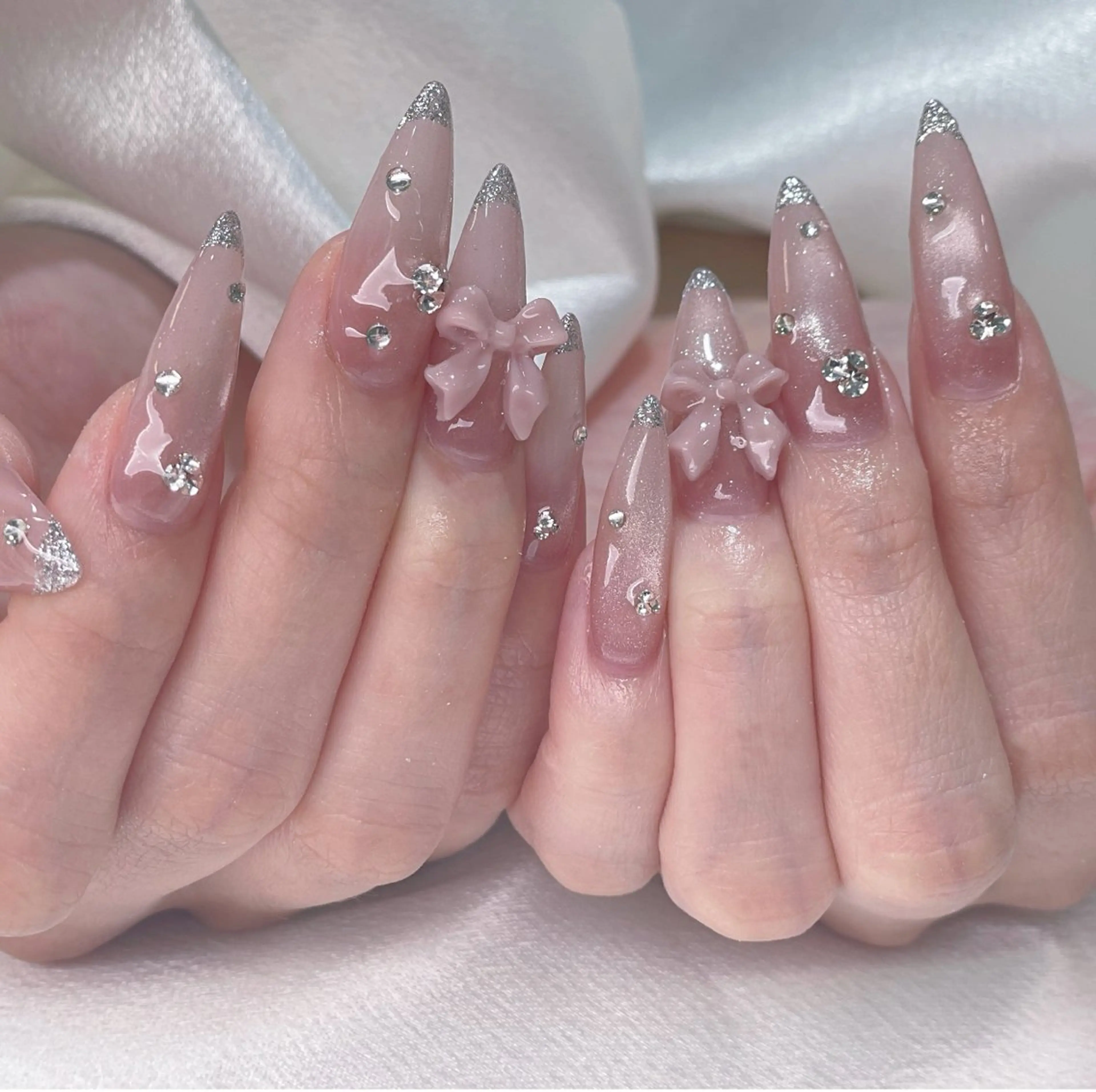 ネイル オーロラネイル ブルー チークネイル フットネイル フレンチネイル ハンドネイル GIN NAILのネイルデザイン