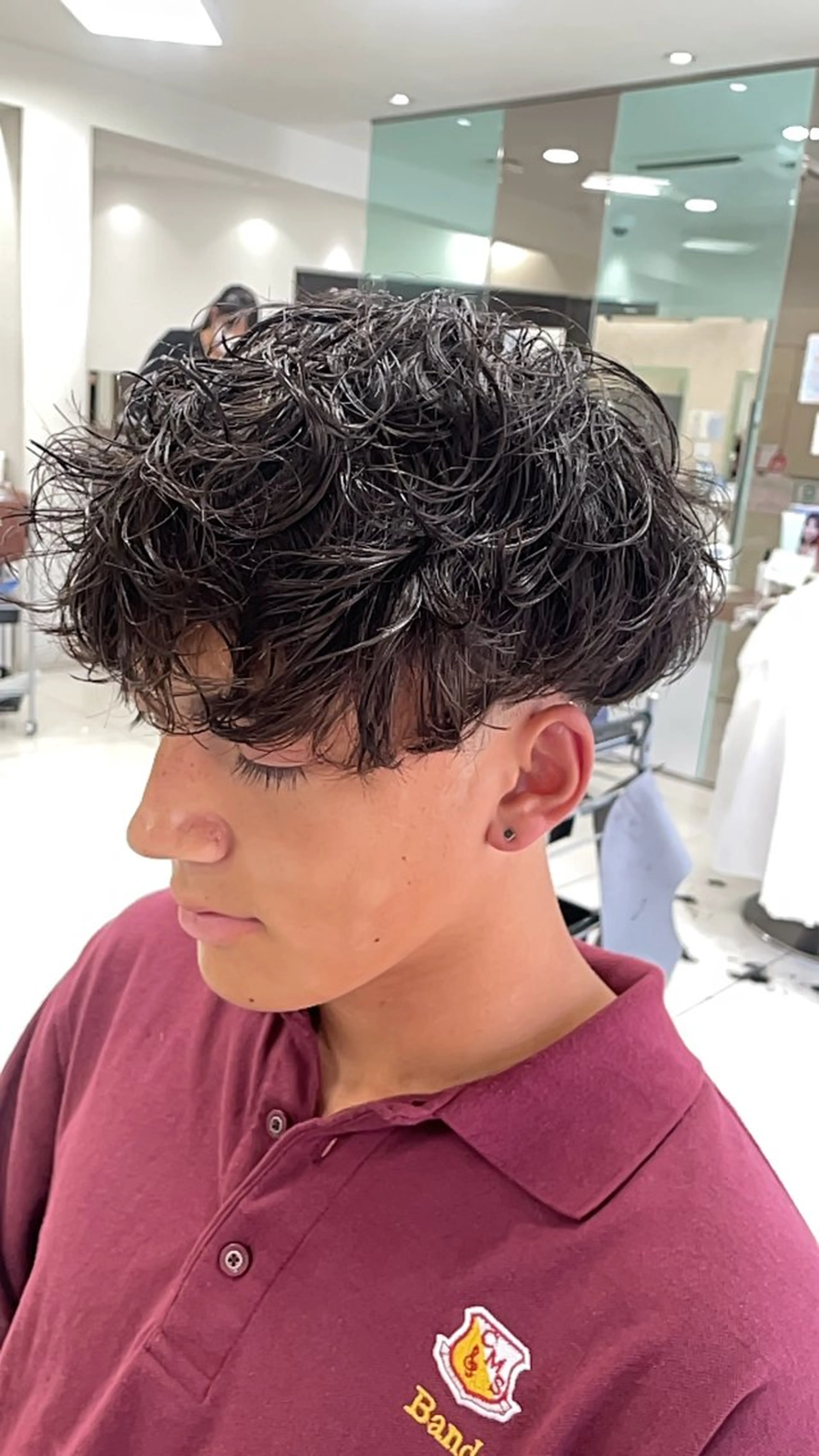 パーマ メンズ スペインカール Yugaメンズパーマ /フェードカットのヘアスタイル