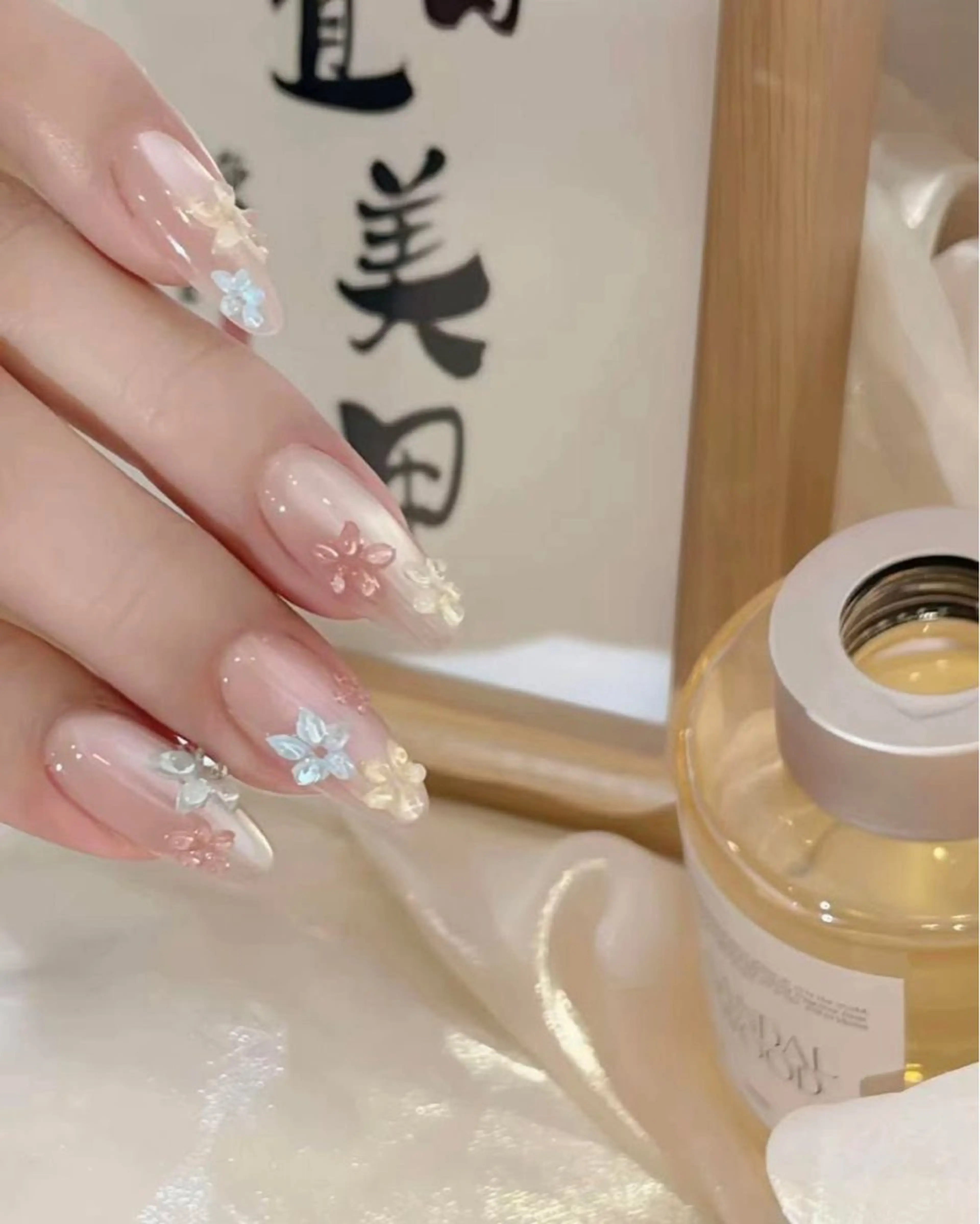 カラー グラデーションカラー ピンクカラー ハンドネイル AIN Nailのネイルデザイン