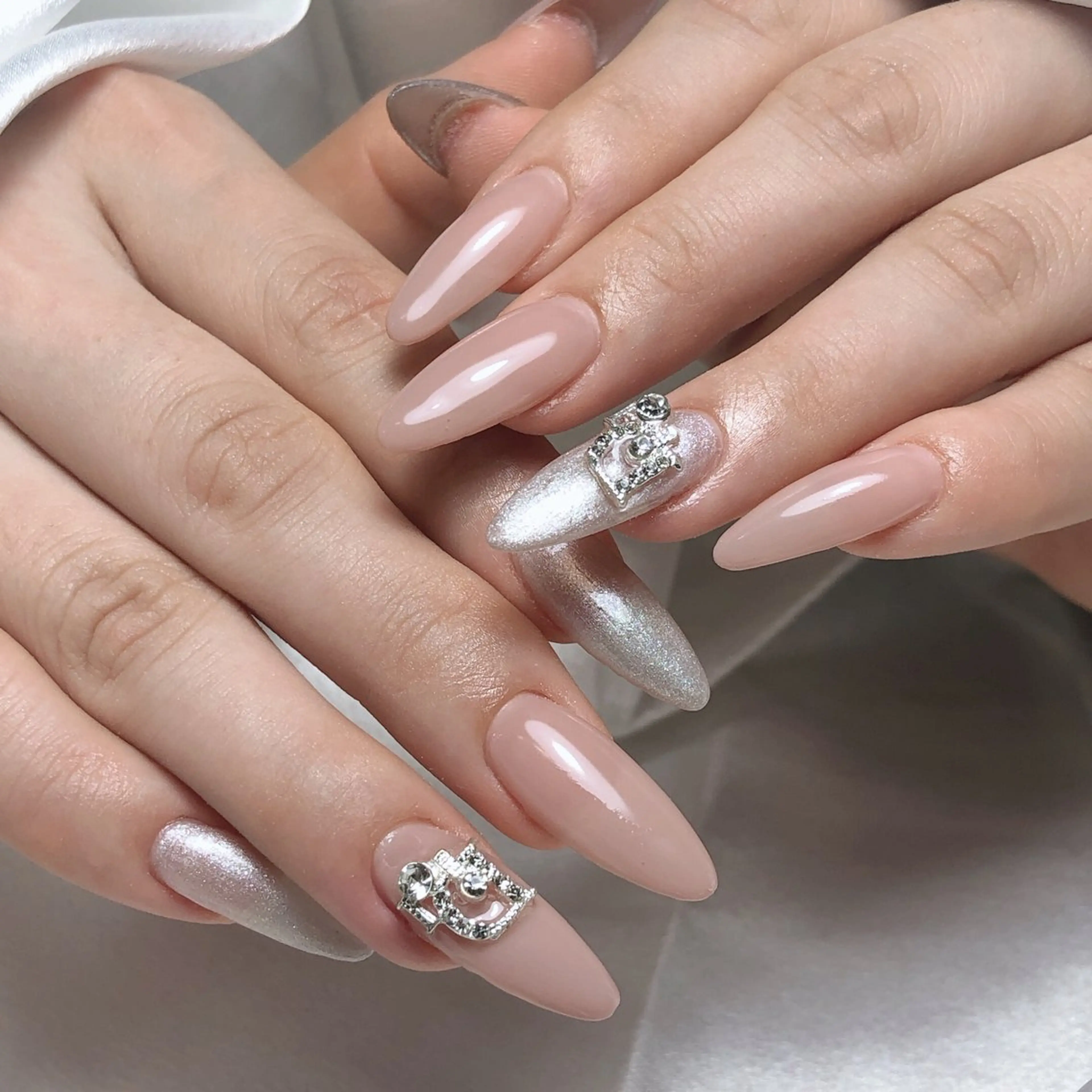 ネイル ハンドネイル LR.ONE ヨウのネイルデザイン