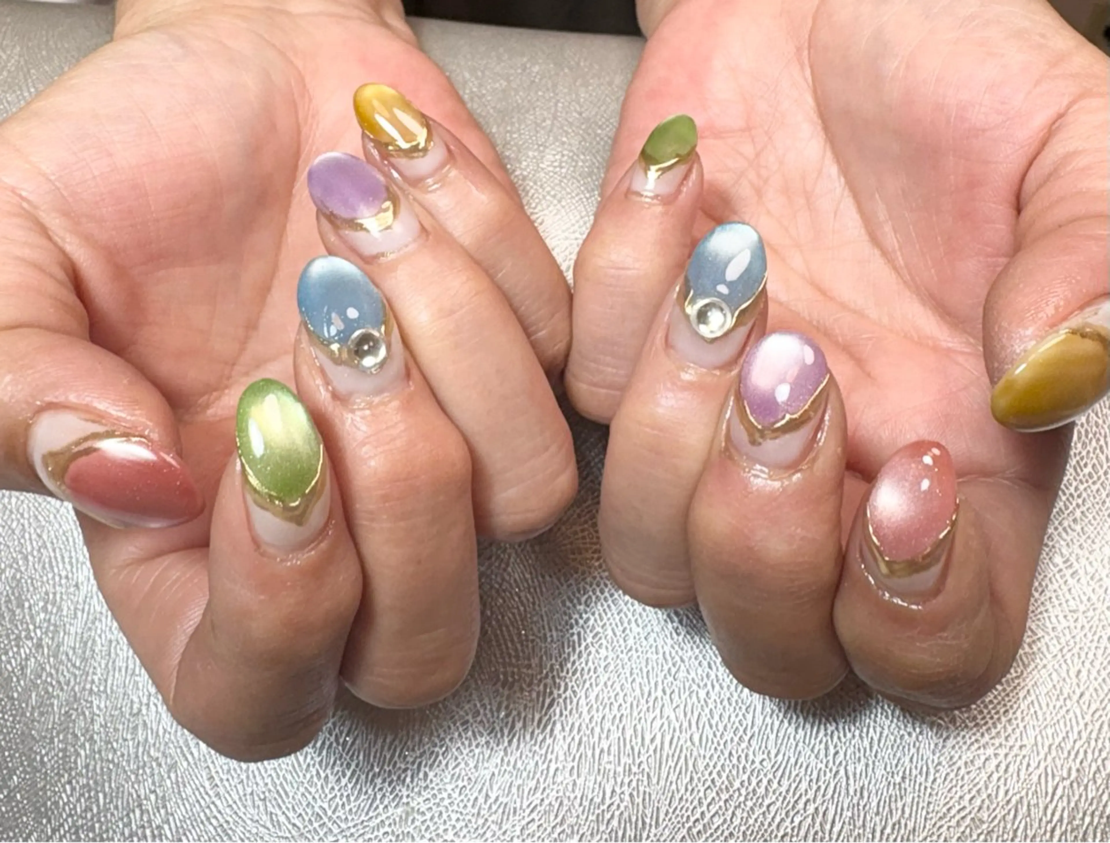 ネイル マグネットネイル ミラーネイル 春ネイル ハンドネイル ✨韓国✨nail salonLumieのネイルデザイン