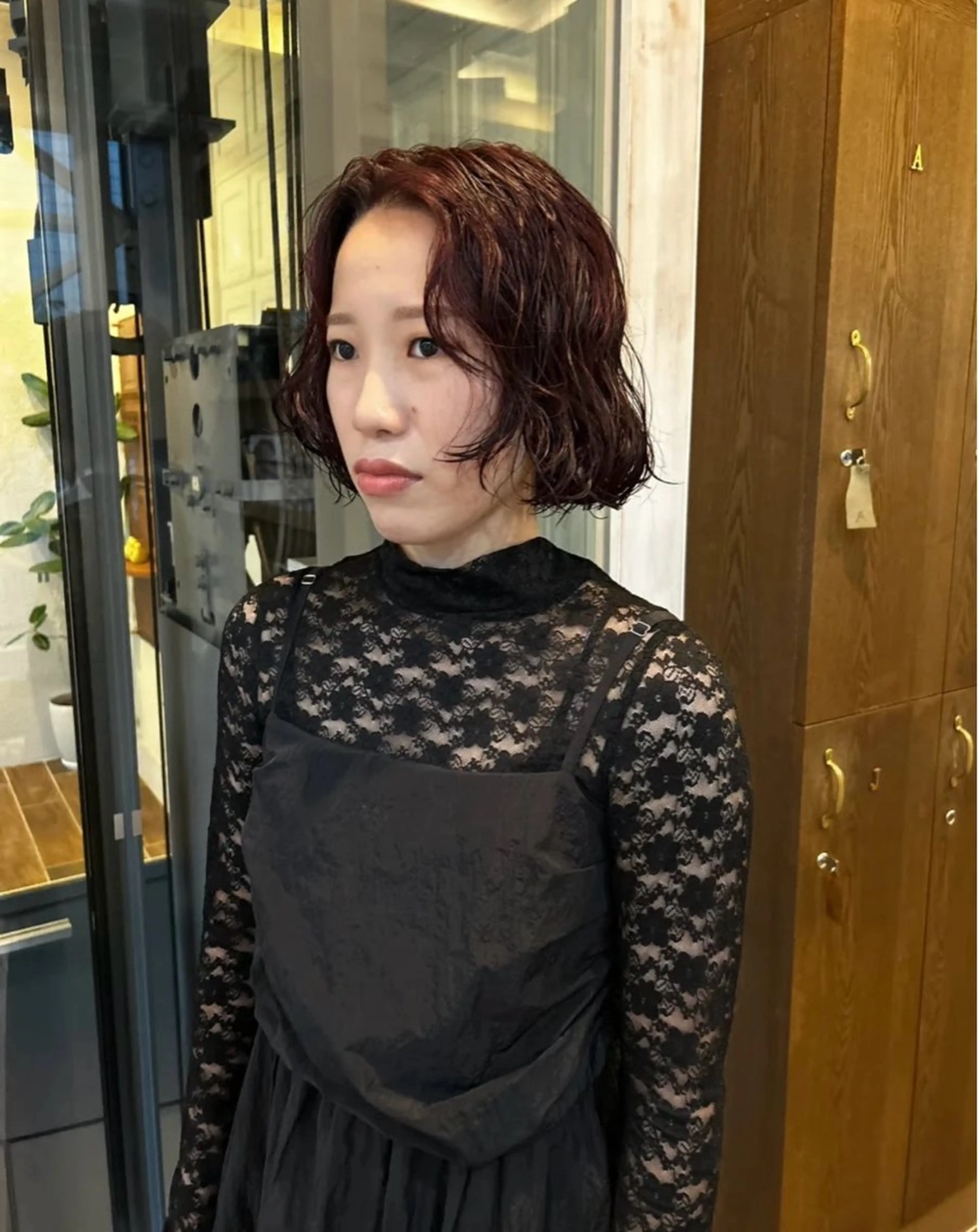 ミディアム パーマ 西 優衣奈のヘアスタイル