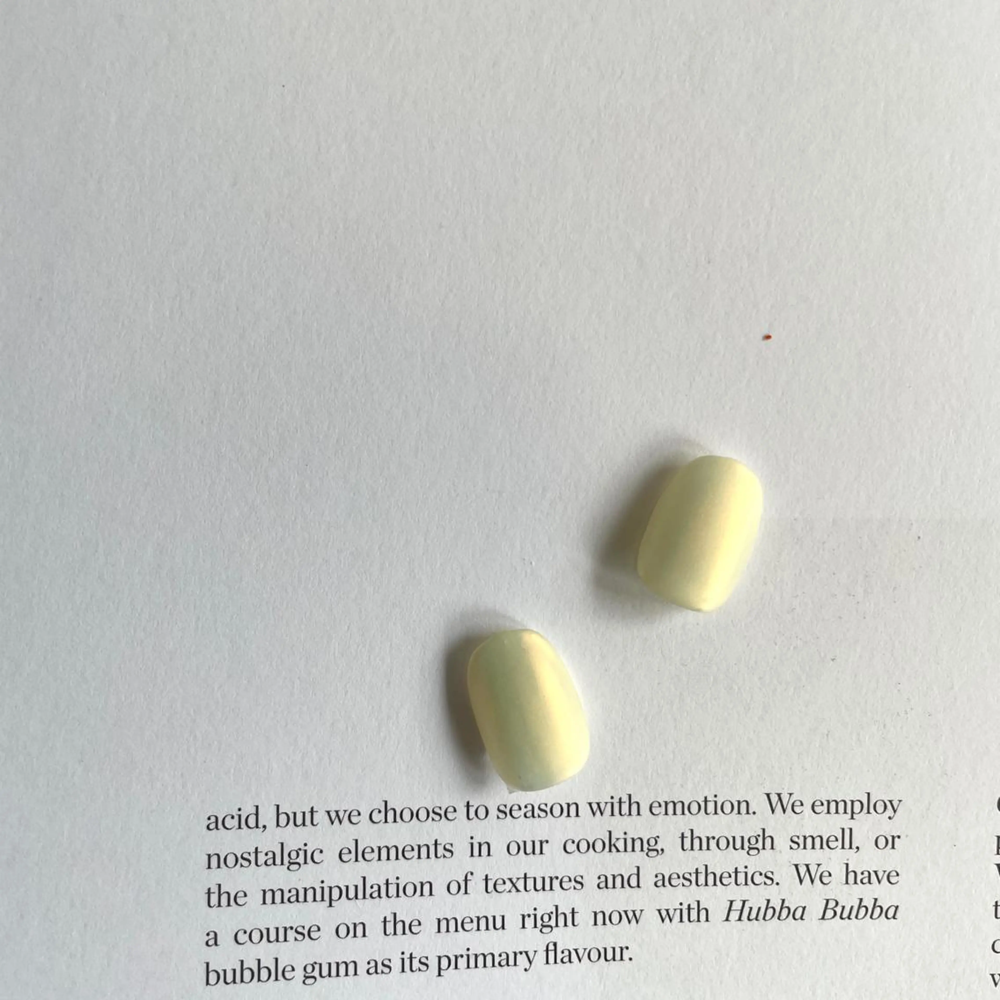 カラー 大人ワンホン キラキラ／Ayanoのネイルデザイン