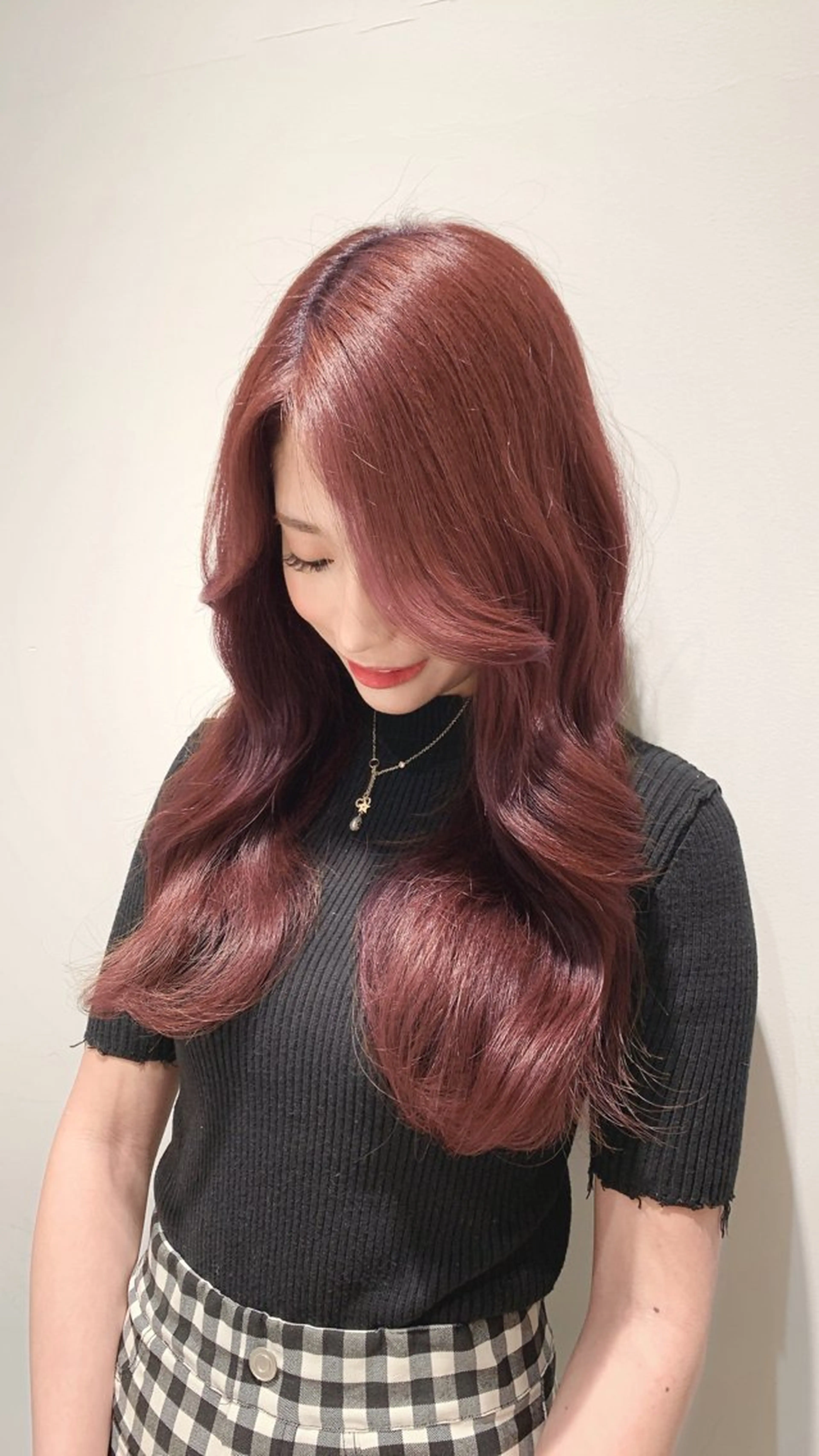 ロング カラー レッドカラー くびれヘア ロング カット ヘアカラー トリートメント ヘッドスパ ヘアセット 韓国ヘア/レイヤー/ 顔まわり/りょーとのヘアスタイル