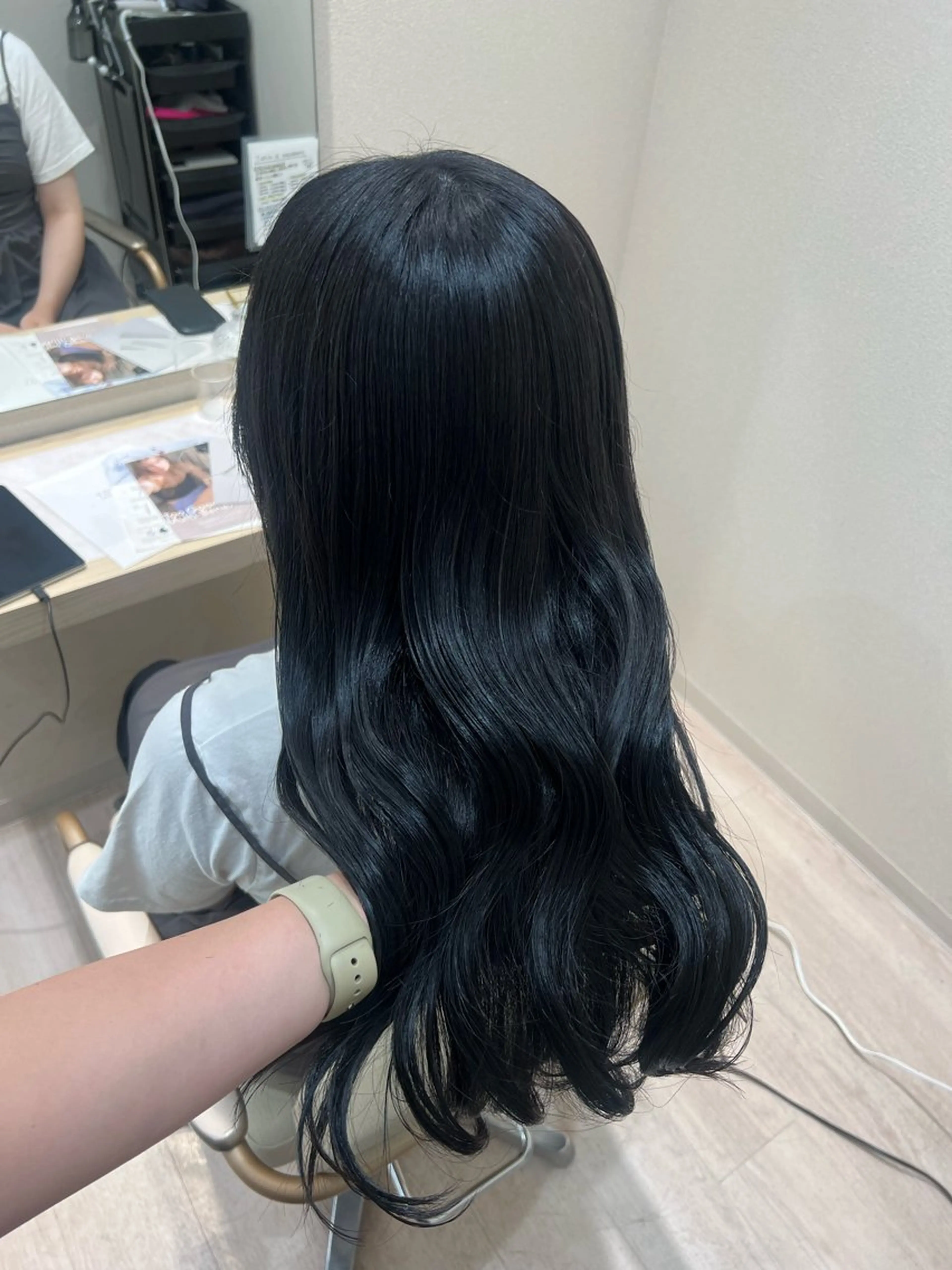 セミロング ヘアカラー トリートメント ヘッドスパ mina .のヘアスタイル