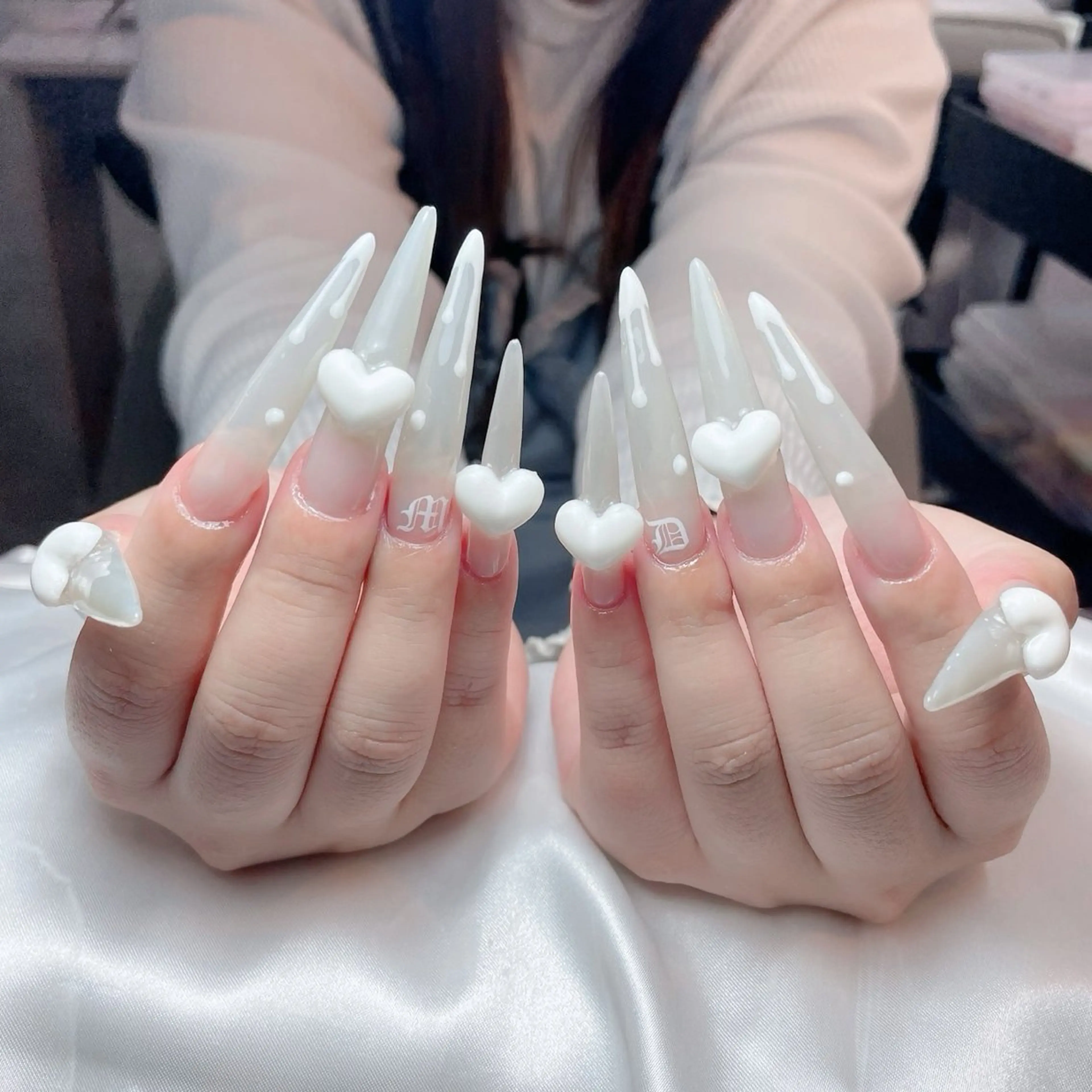 ネイル オーロラネイル ブラウン フラッシュネイル フラワーネイル ホログラムネイル ハンドネイル Rin Nail 新大久保店のネイルデザイン