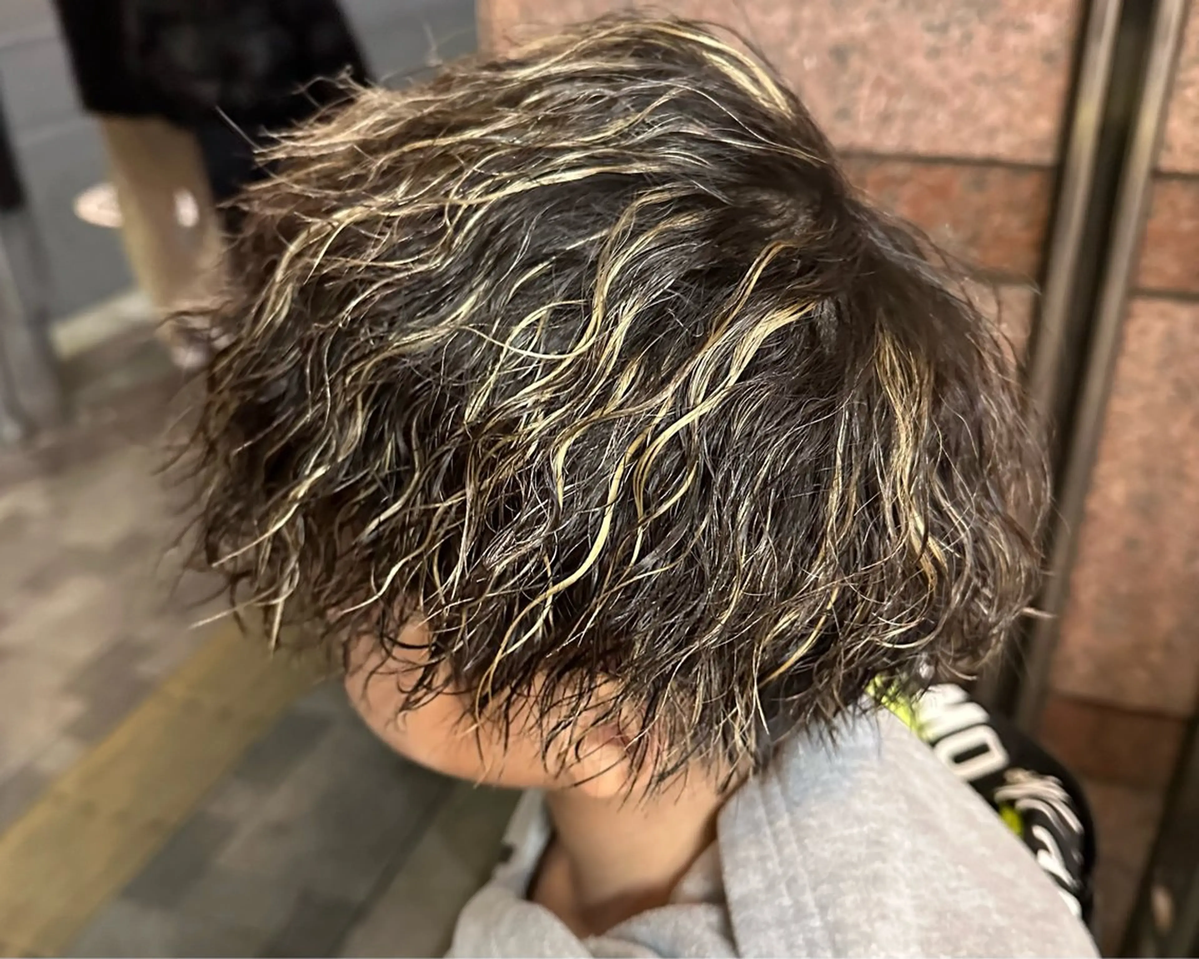 ショート カラー パーマ ハイライトカラー ハイライト 梅田/メンズパーマ /短髪/田中崇奨のヘアスタイル