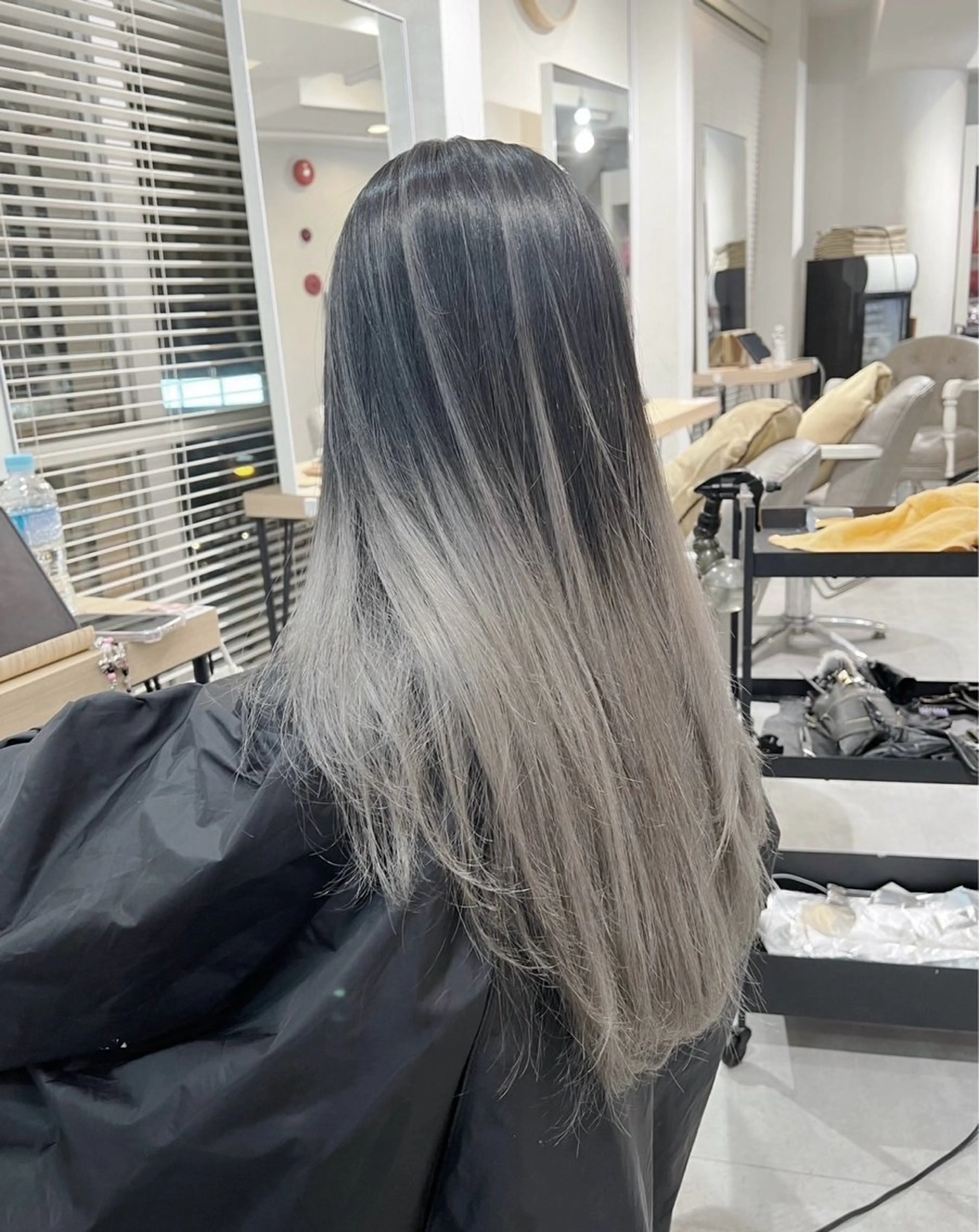 ロング カラー バレイヤージュ グレージュ レイヤーカット ヘアカラー 指名数No.1 /NAOYAのヘアスタイル