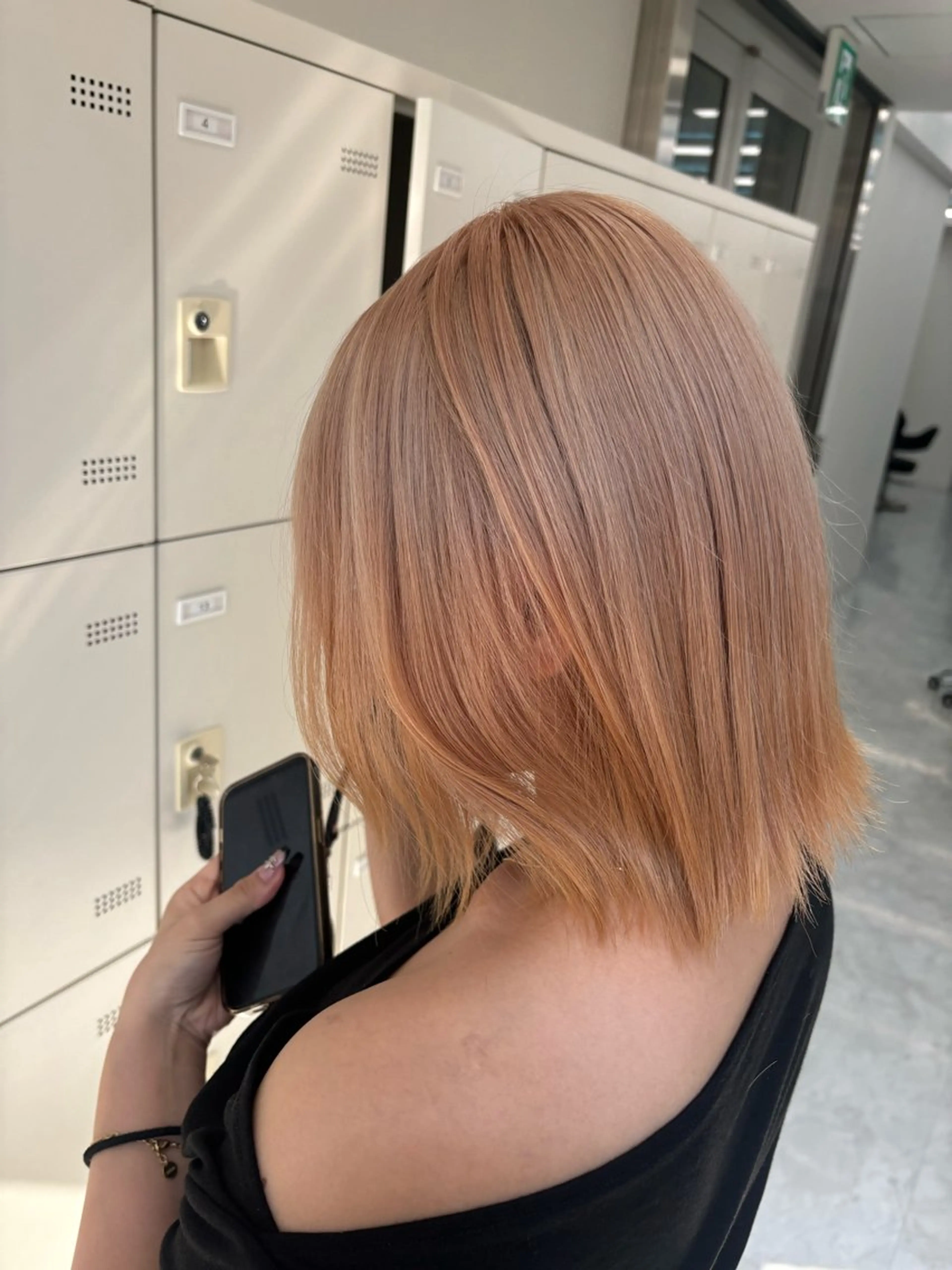 ミディアム カラー ブリーチ/ハイトーン /レイヤーのヘアスタイル