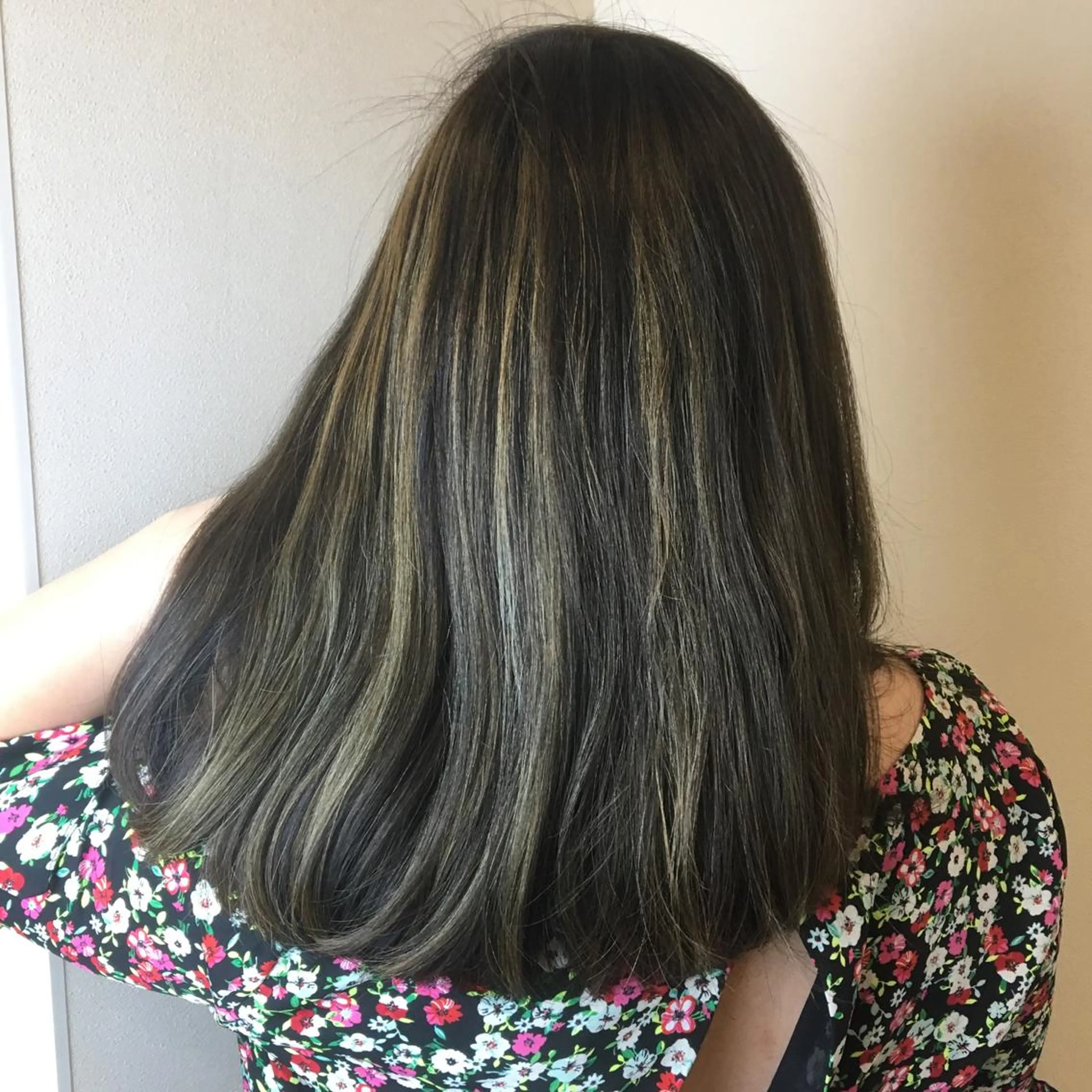 ロング カラー ハイライトカラー ハイライト 広がり、まとまらない お悩み改善/ 中田のヘアスタイル