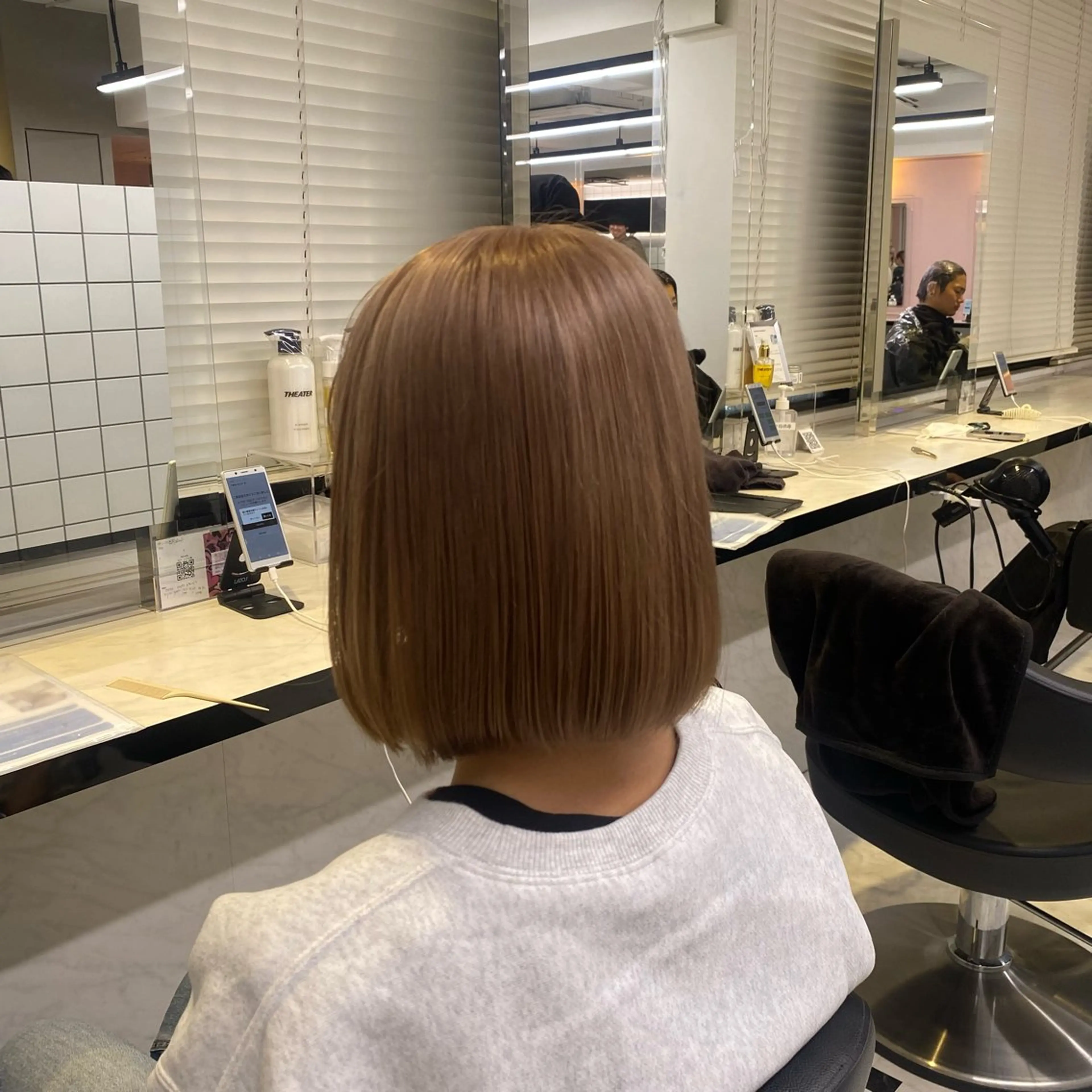 ミディアム カラー ヘアカラー トリートメント 透明感ベージュカラー 🪞上野🪞AIのヘアスタイル