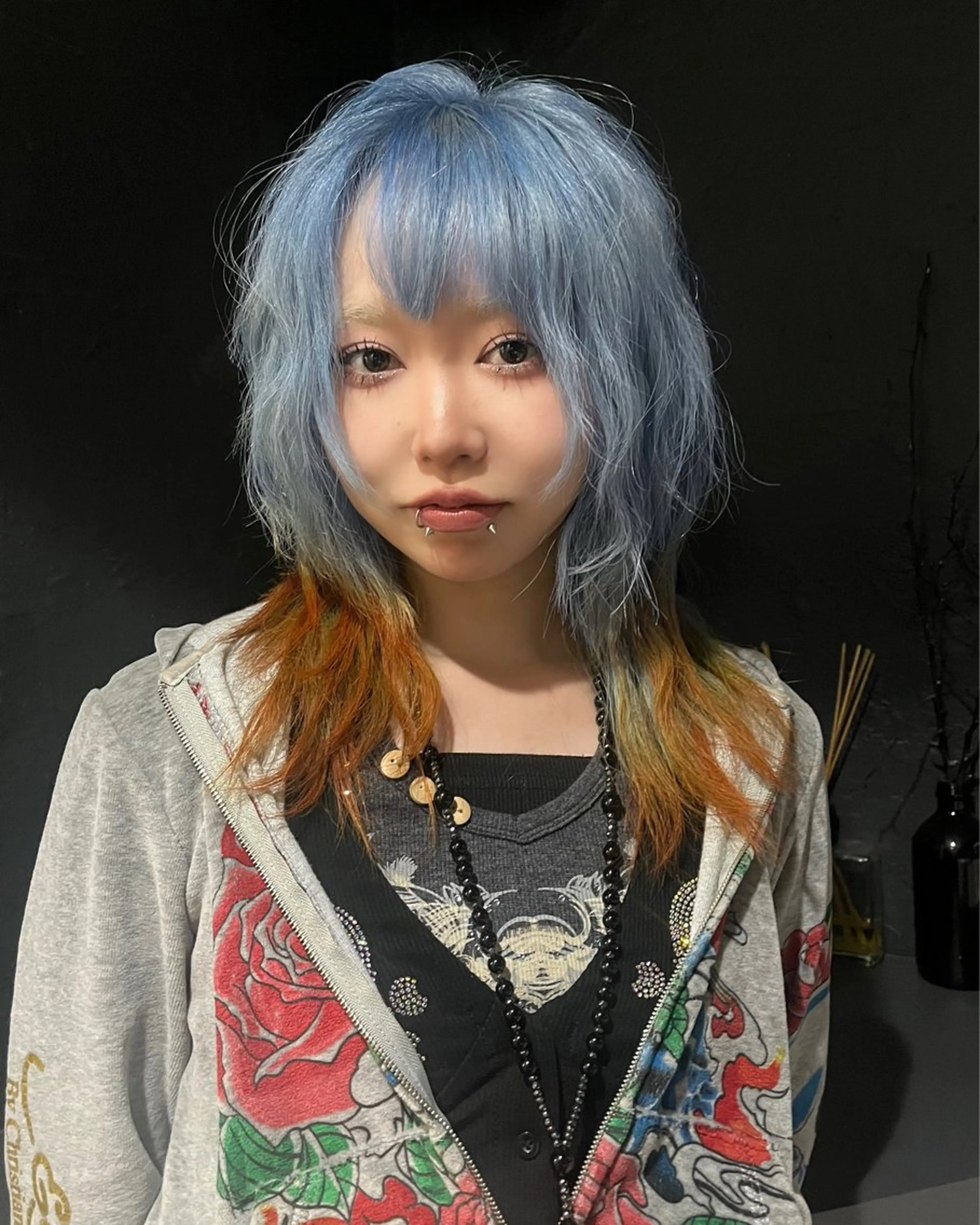 セミロング カラー ブリーチ オレンジ ヘアカラー ✨艶々ケア カラー🎀ミカゼのヘアスタイル