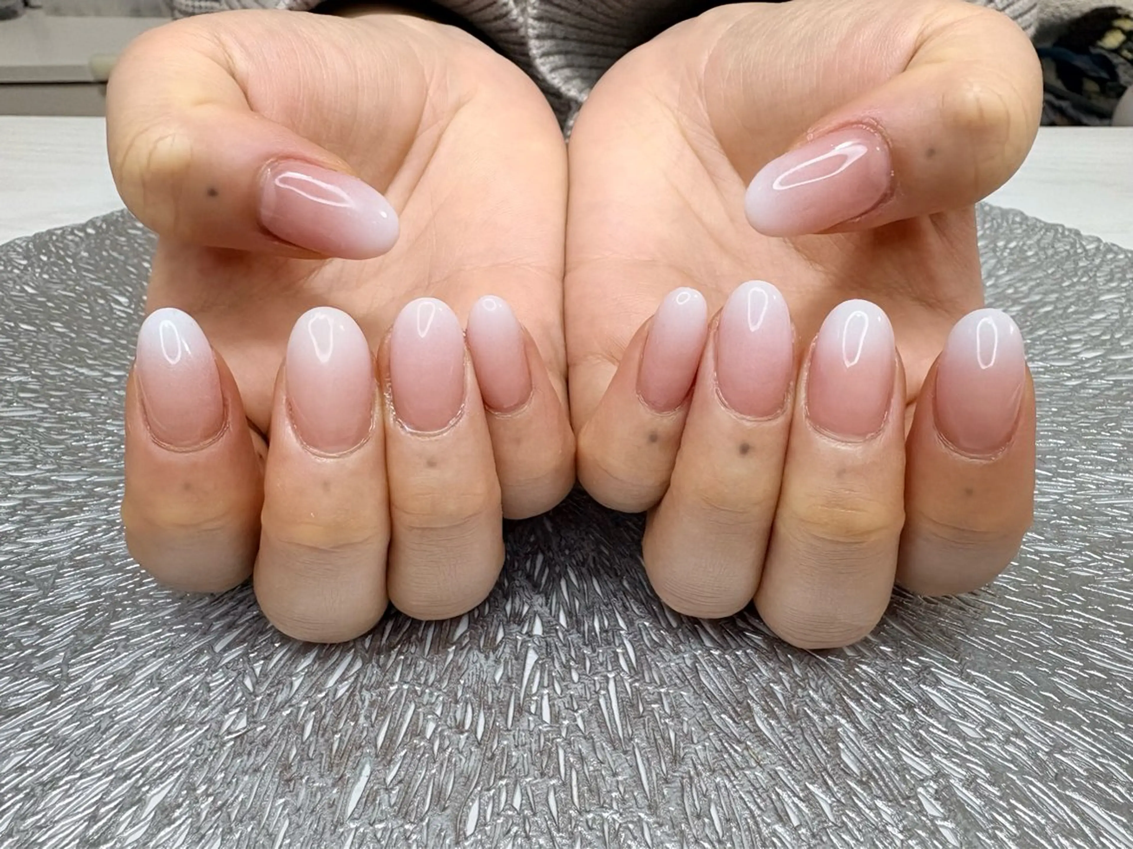 ネイル フットネイル ジェルネイル グラデーション ラメ(グリッター) マグネットネイル ハンドネイル ハンドケア ♡Bivi♡自爪に 優しいネイルサロンのネイルデザイン