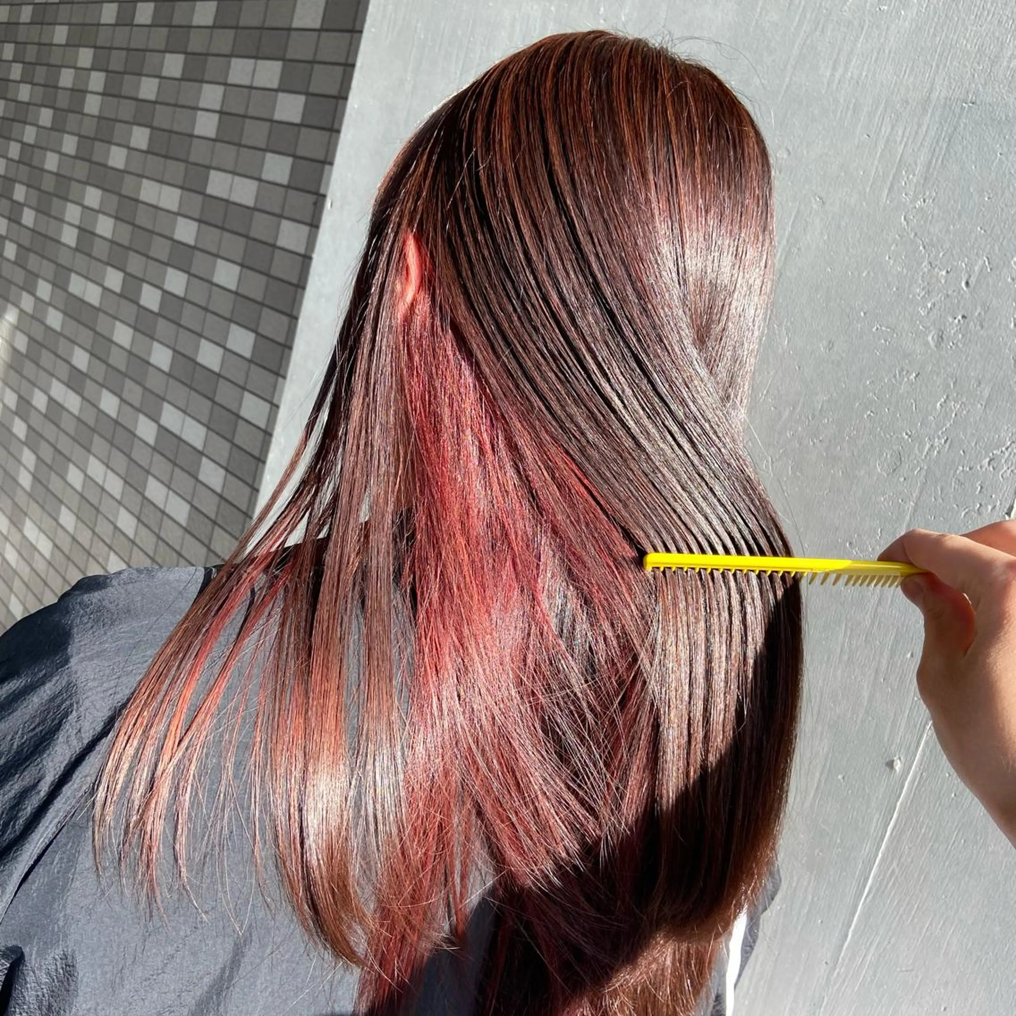 ロング カラー レッドカラー バイオレットカラー ヘアカラー 大人かわいいインナー カラー/菊池柊真🎨のヘアスタイル