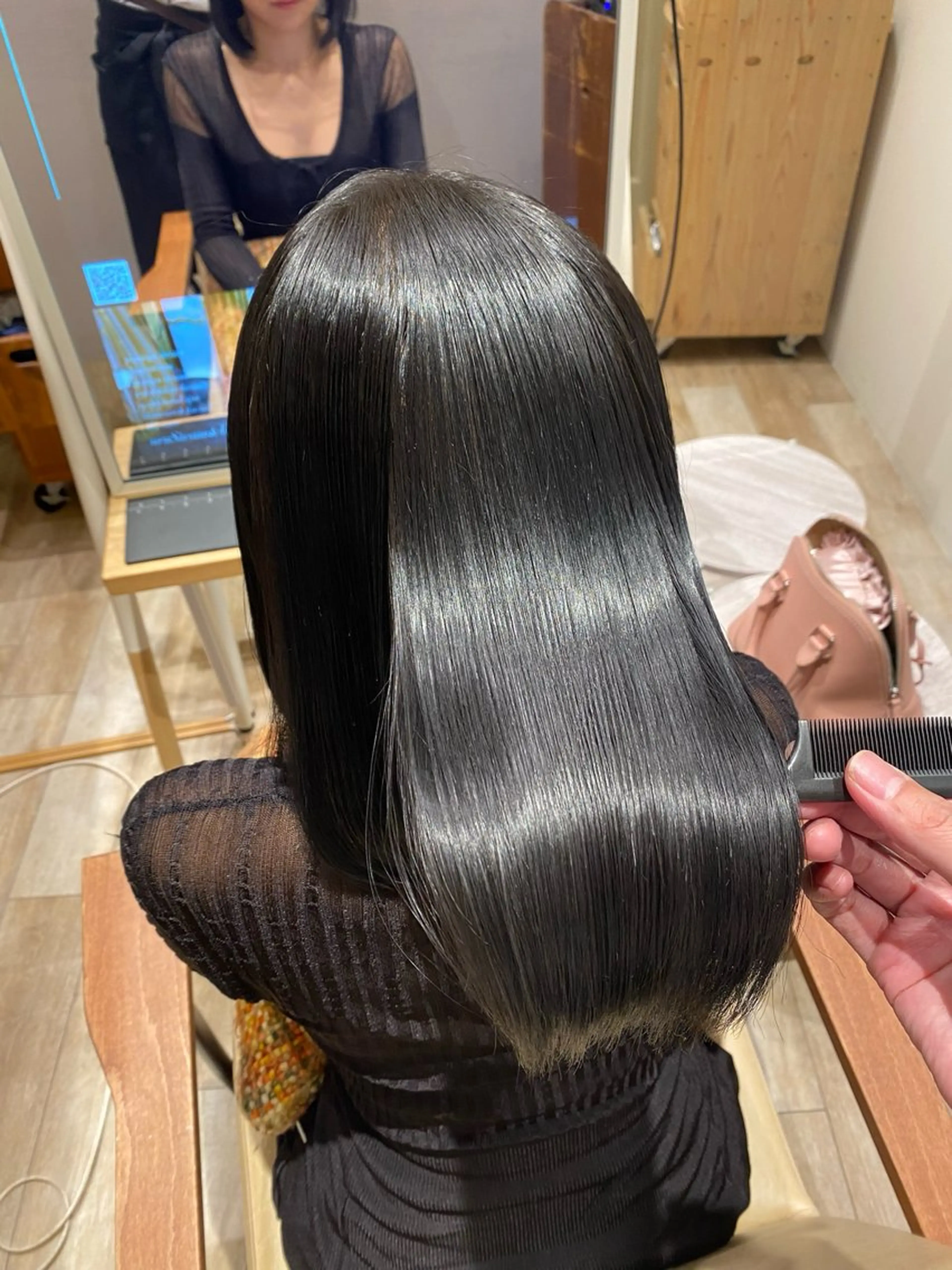 カラー レイヤーカット✨ 艶髪藤野のヘアスタイル