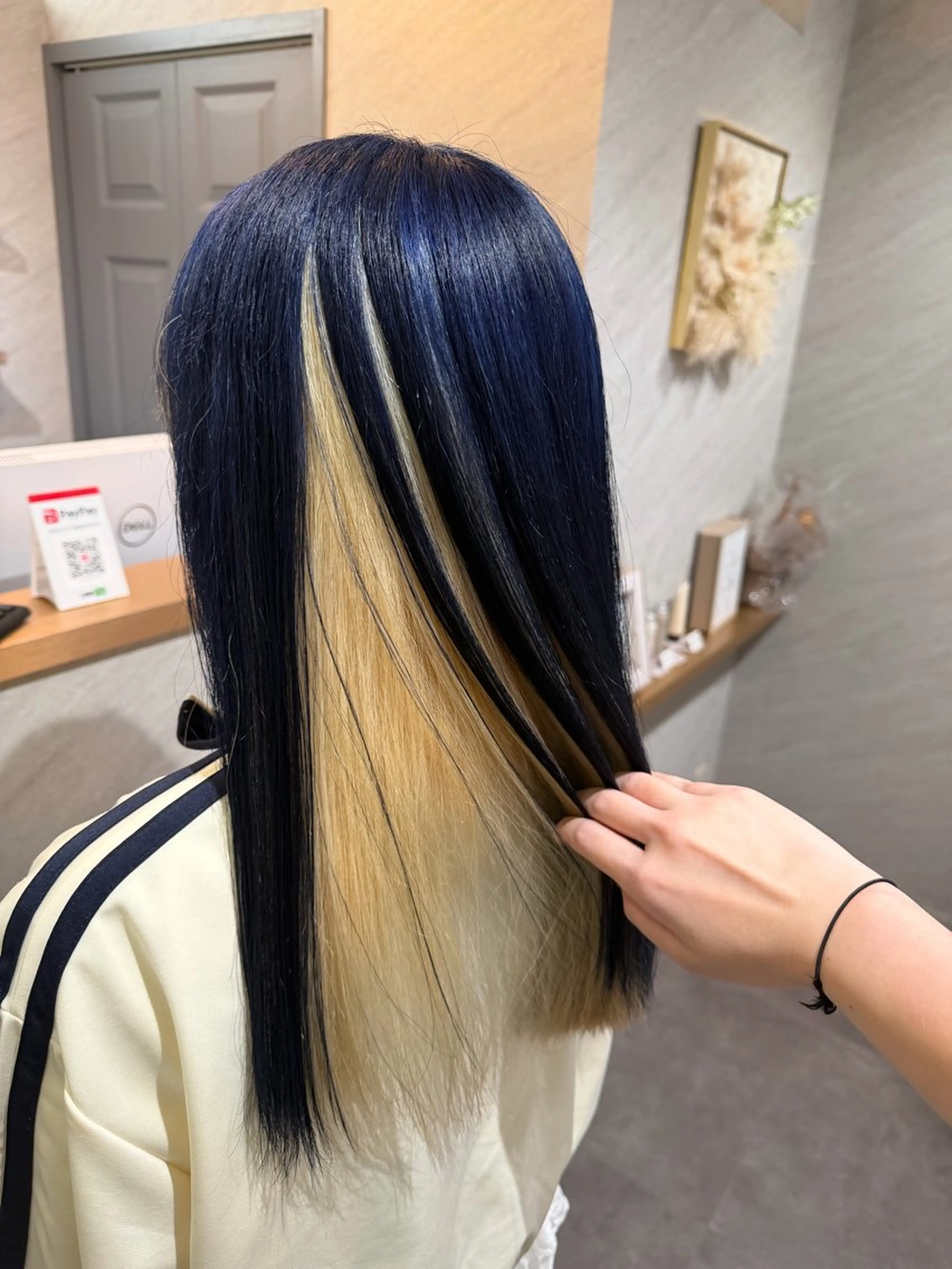 ロング カラー 砂野 真璃奈のヘアスタイル