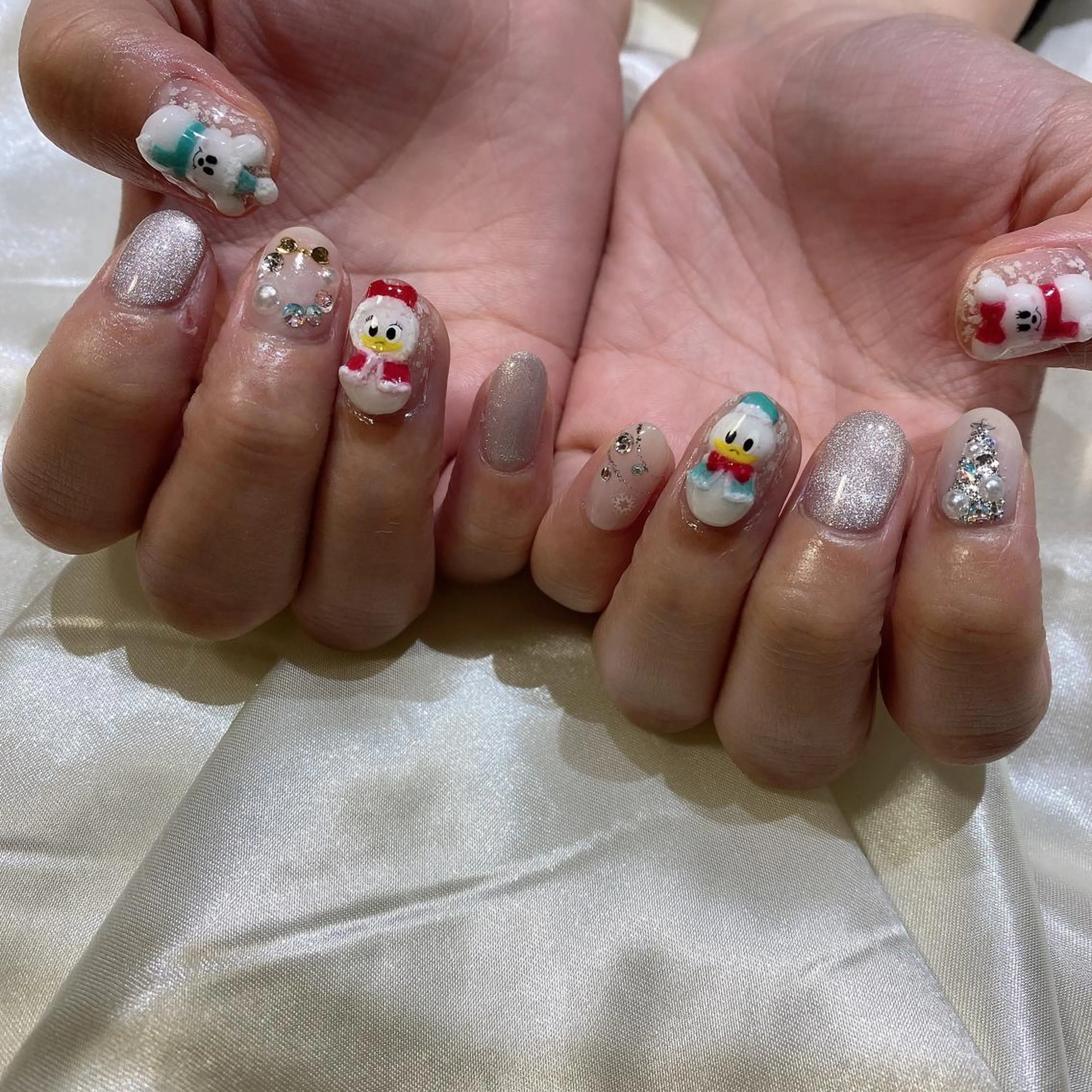 ネイル 西岡 杏のネイルデザイン