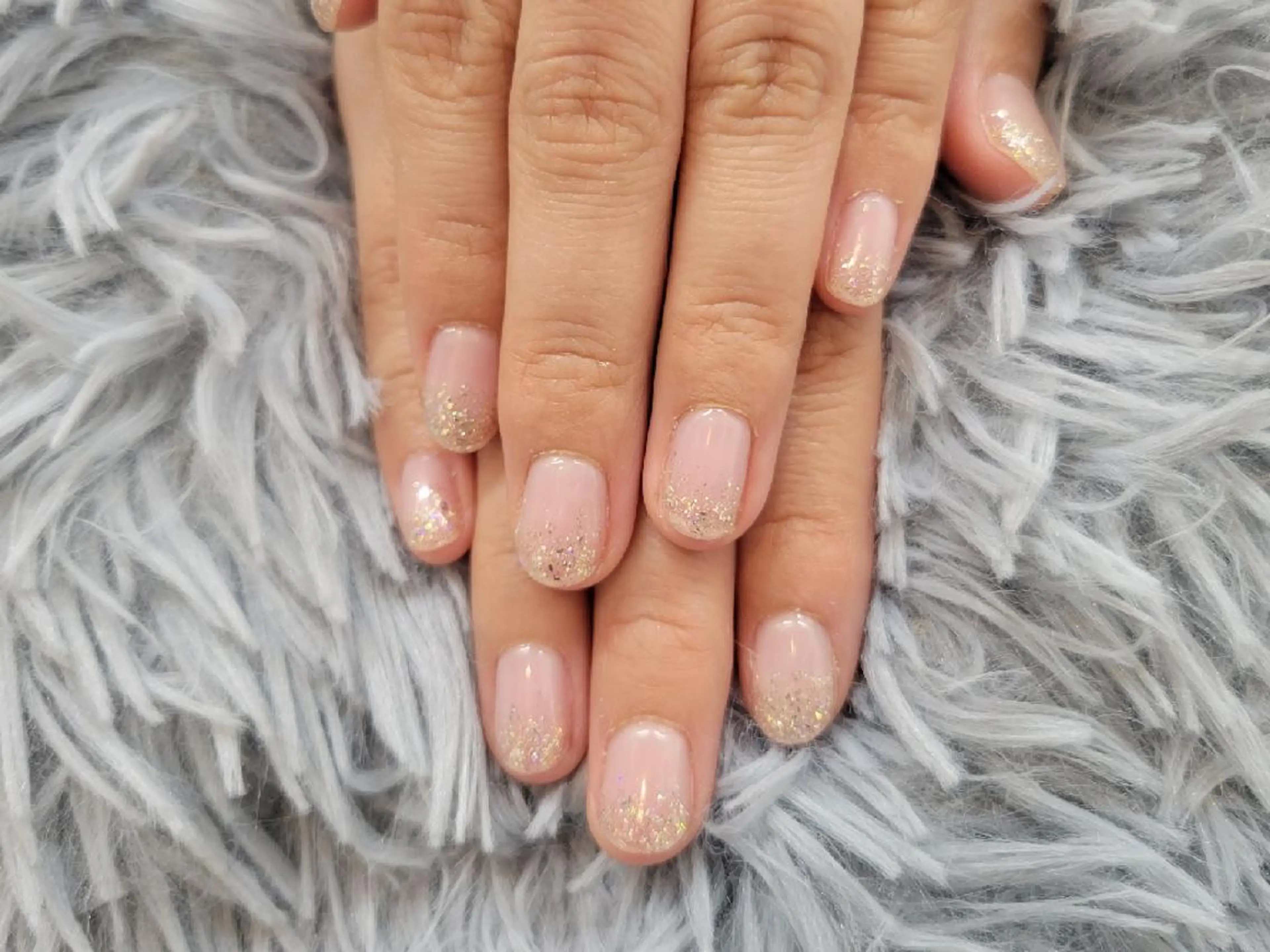 ネイル ラメ(グリッター) ラメグラデーション ノームロア所属・Gnomes loaのネイルデザイン