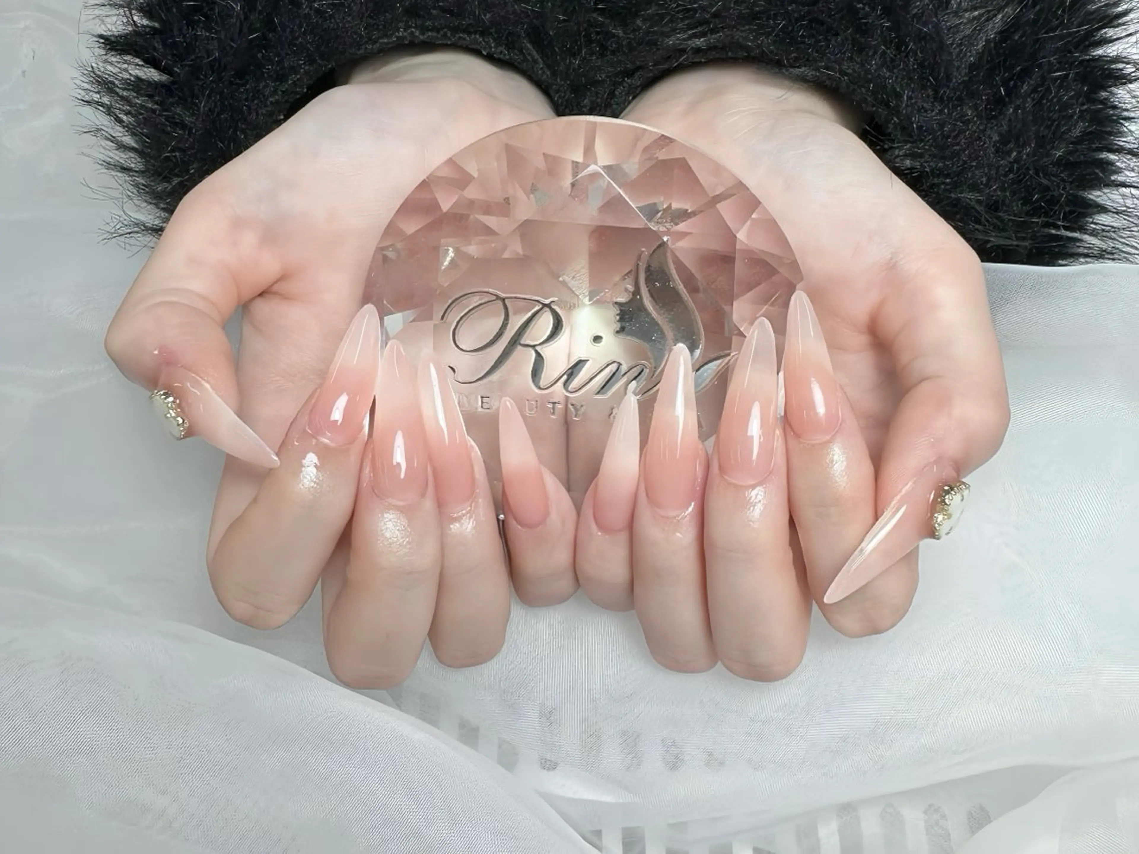 ネイル アートネイル 成人式 ロングネイル ニュアンスネイル スカルプネイル ハンドネイル Rin Nail 新大久保店のネイルデザイン