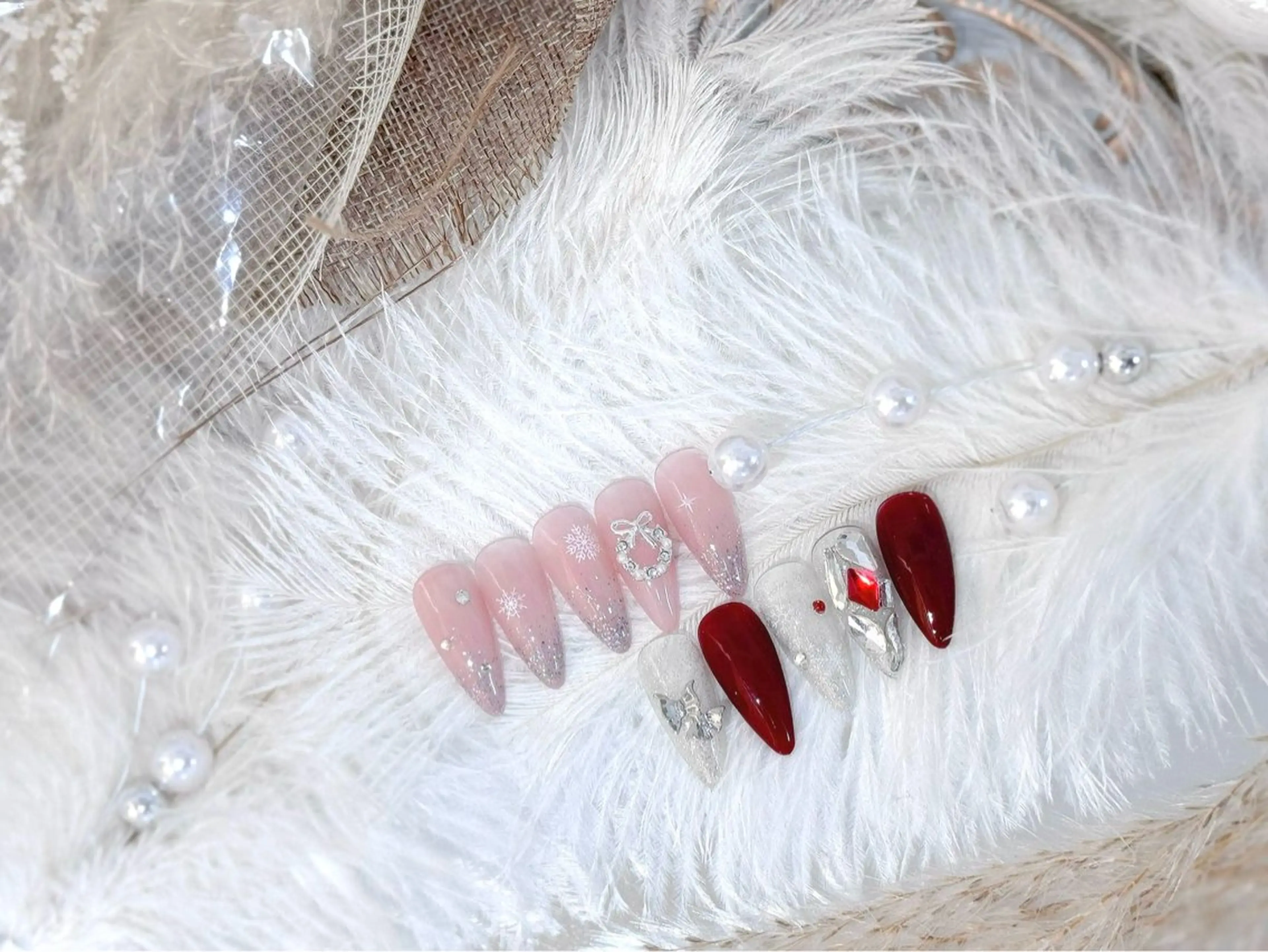 ネイル 冬ネイル クリスマス ハンドネイル Maggie nailクロのネイルデザイン