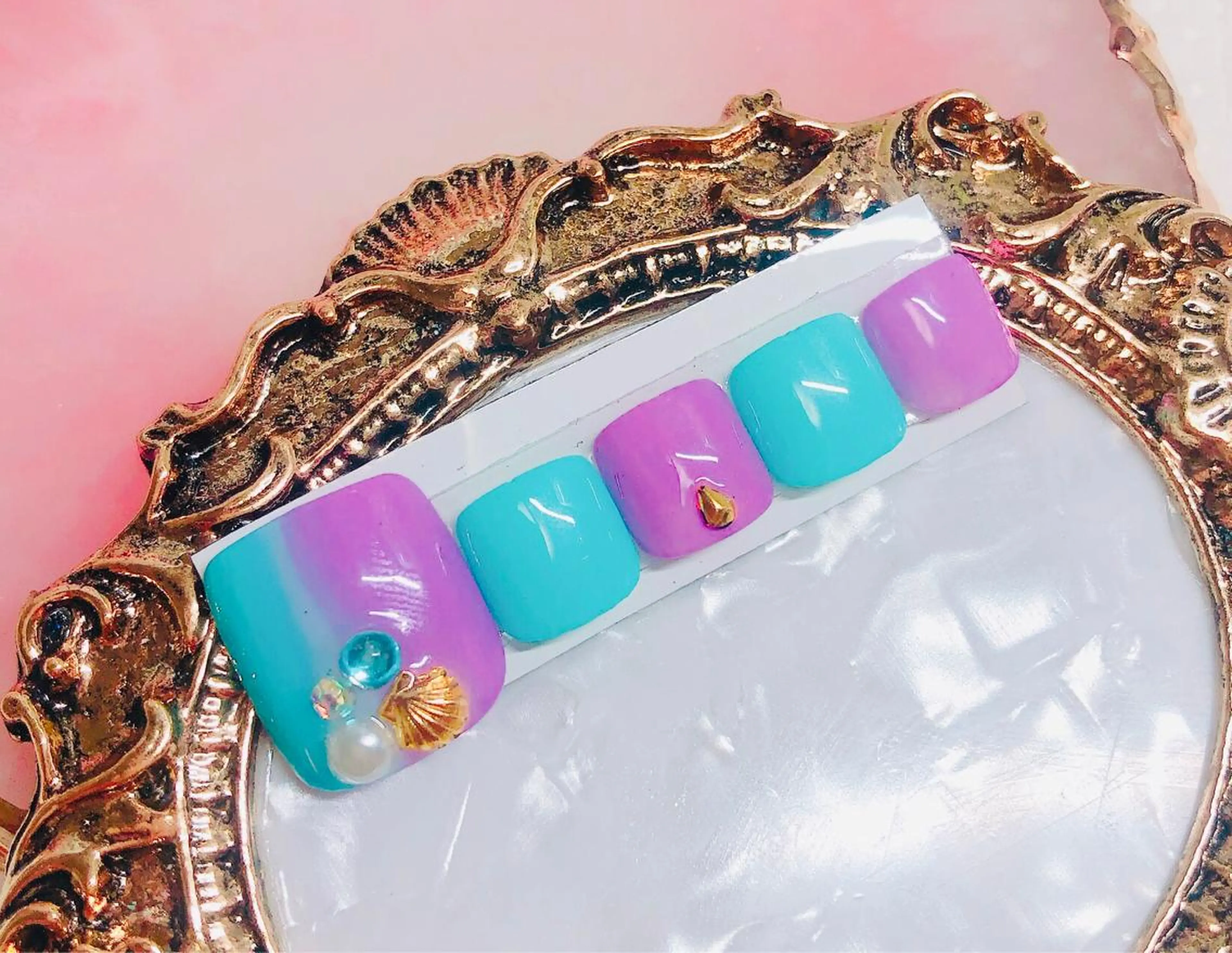 ネイル フットネイル フットネイル CROWN プライベートサロンのネイルデザイン