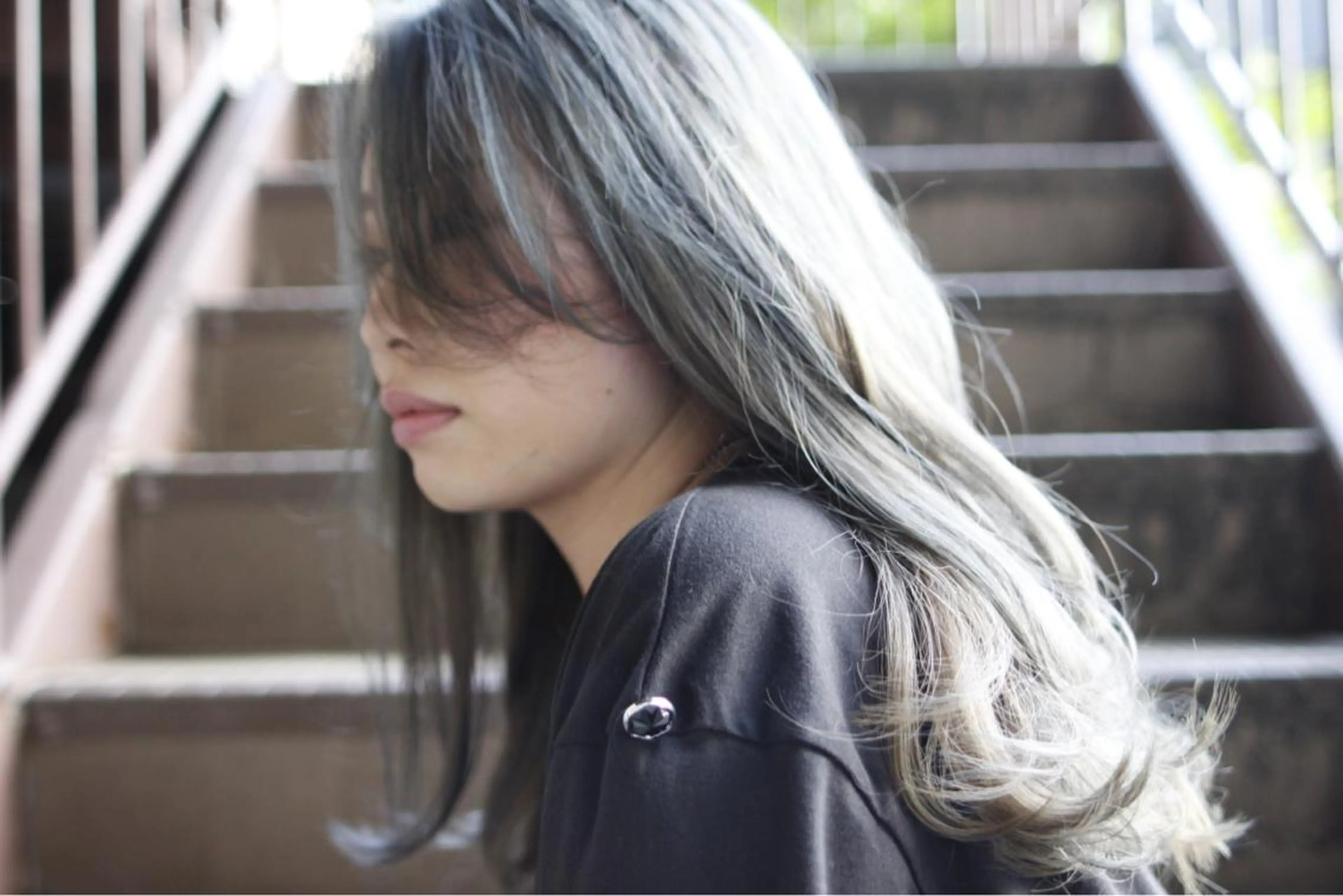 ロング カラー ブリーチ 松田 由貴のヘアスタイル
