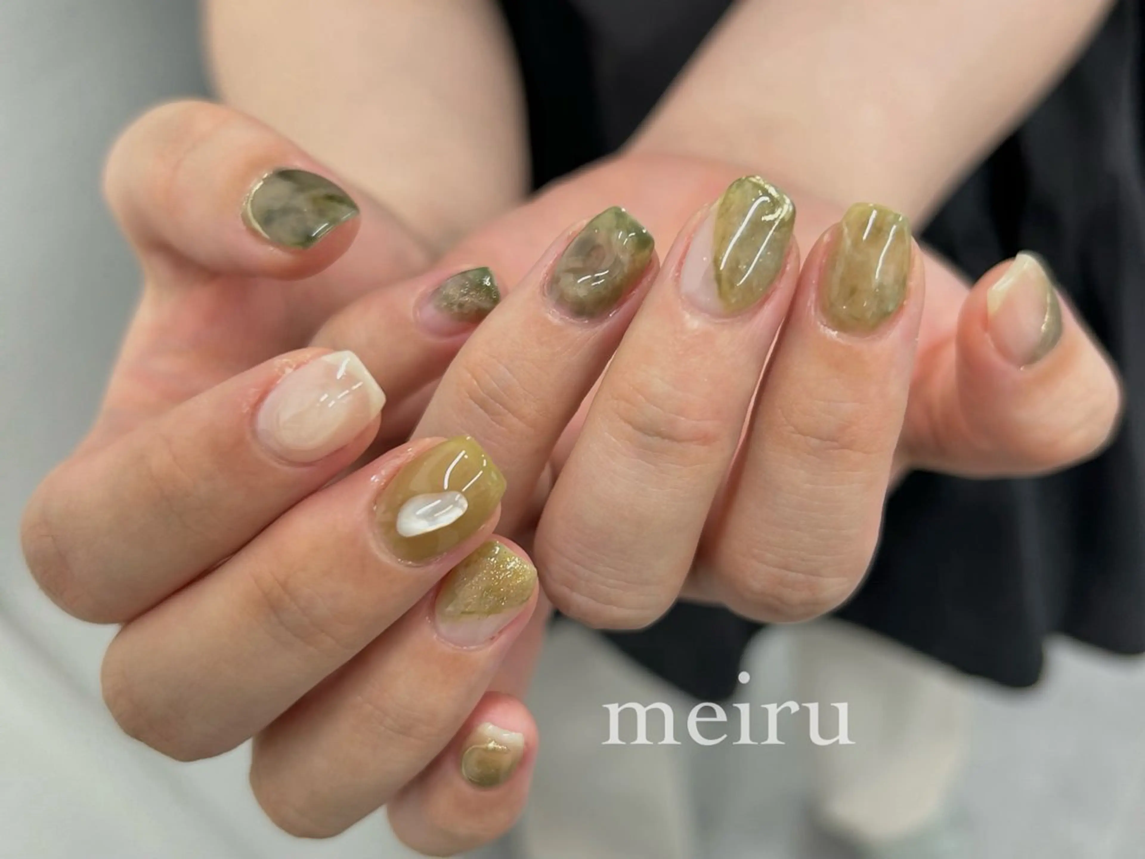 ネイル ニュアンスネイル 🤍meiru 🤍ネイリストのネイルデザイン