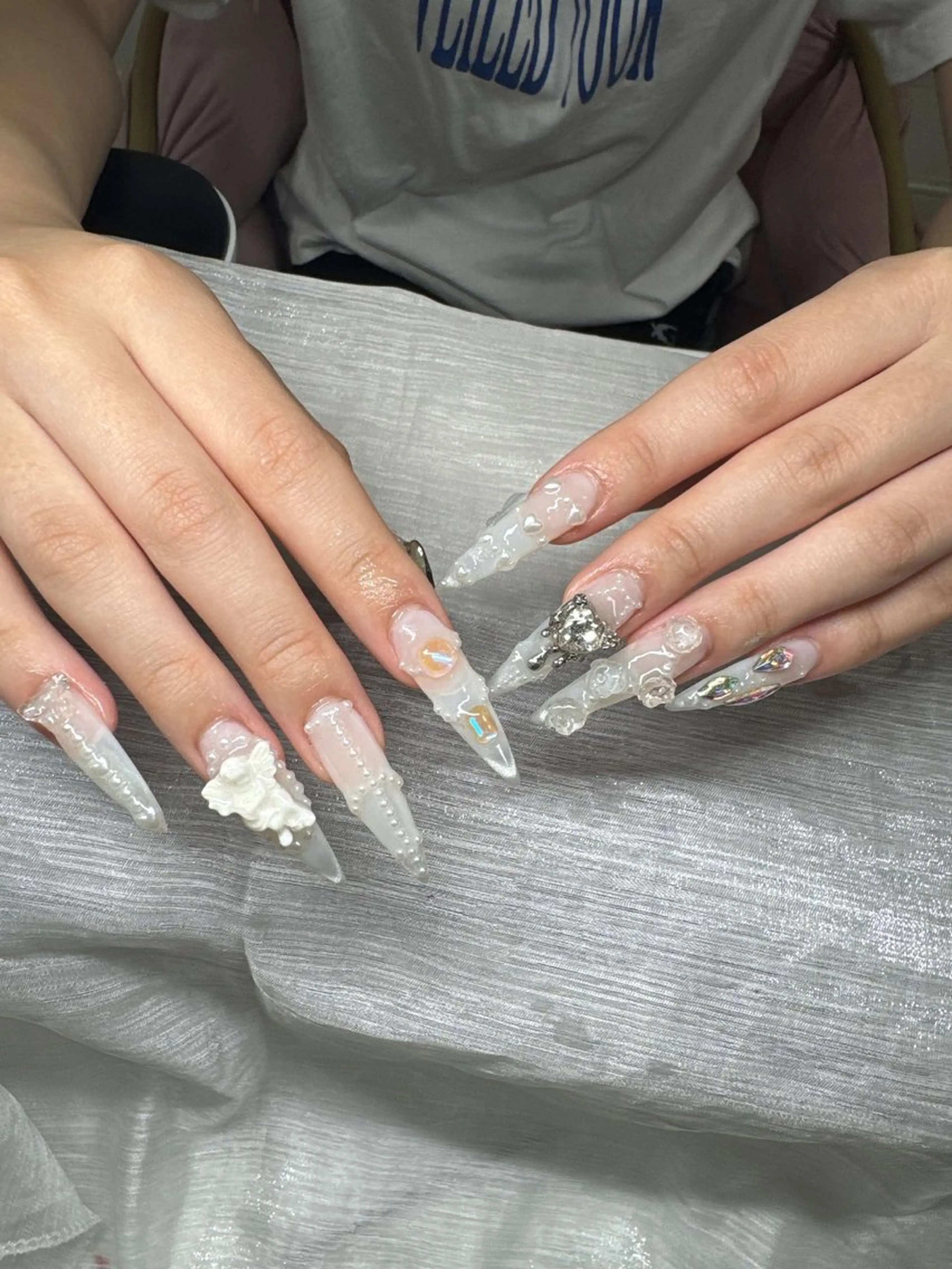 ネイル 長さ出し グラデーション 卒業式 キラキラネイル マグネットネイル Lee Nailsのネイルデザイン