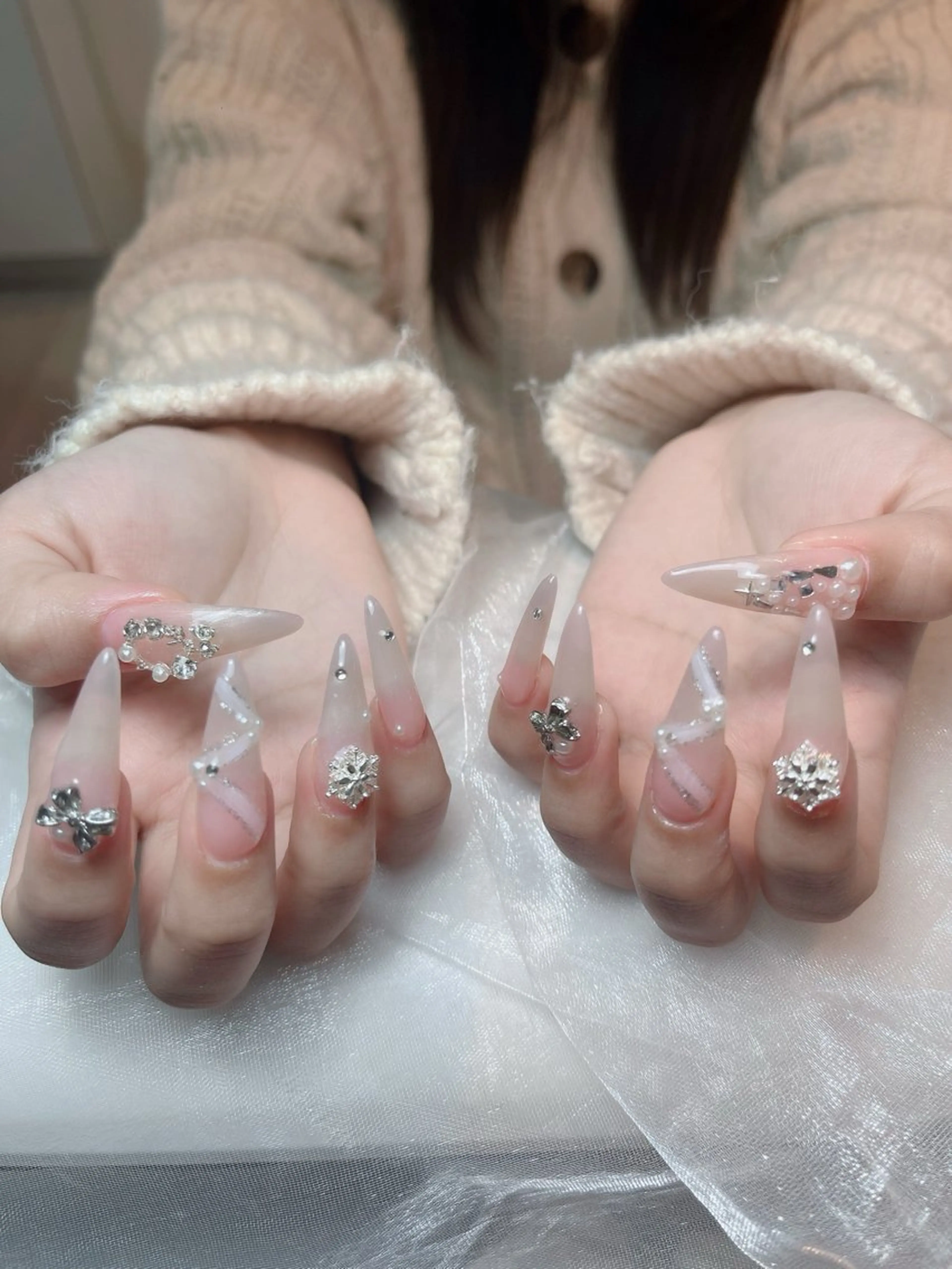ネイル アートネイル ジェルネイル ニュアンスネイル シンプルネイル ネイルチップ ハンドネイル Nie Nail Hinatachanのネイルデザイン