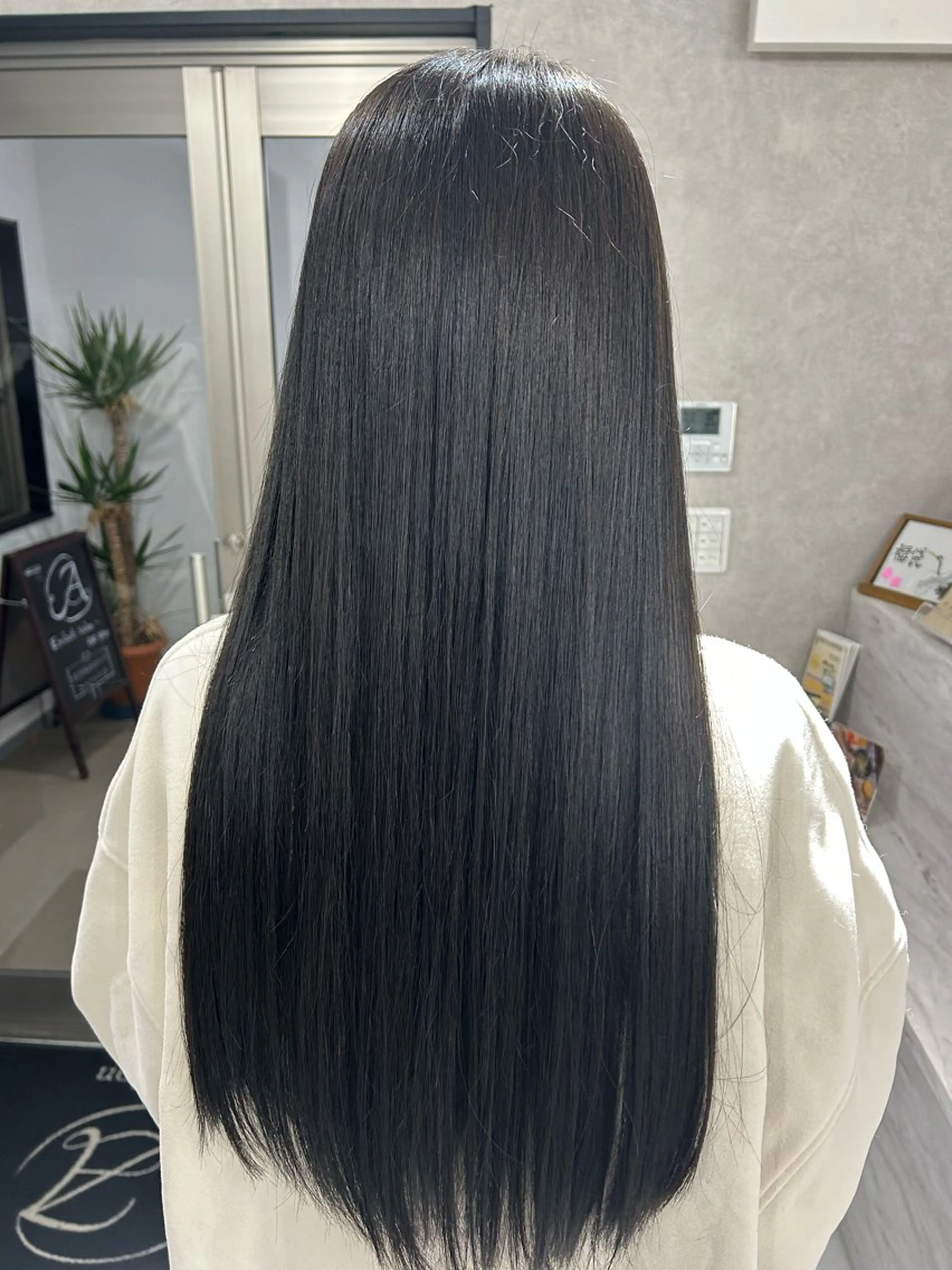 ‼️【当日予約限定】‼️　　　　　　　　　　　　　　　　　　透明感ツヤカラー(白髪染めも可)＋ミニトリートメントの写真